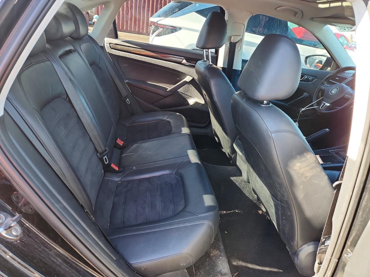 2012 Volkswagen Passat Sel Black vin: 1VWCN7A38CC057191