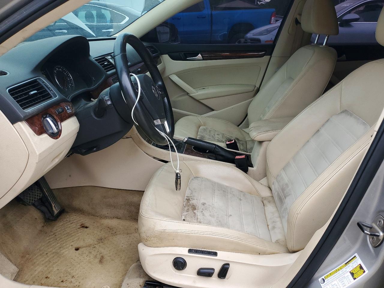 2013 Volkswagen Passat Sel Silver vin: 1VWCN7A38DC027951