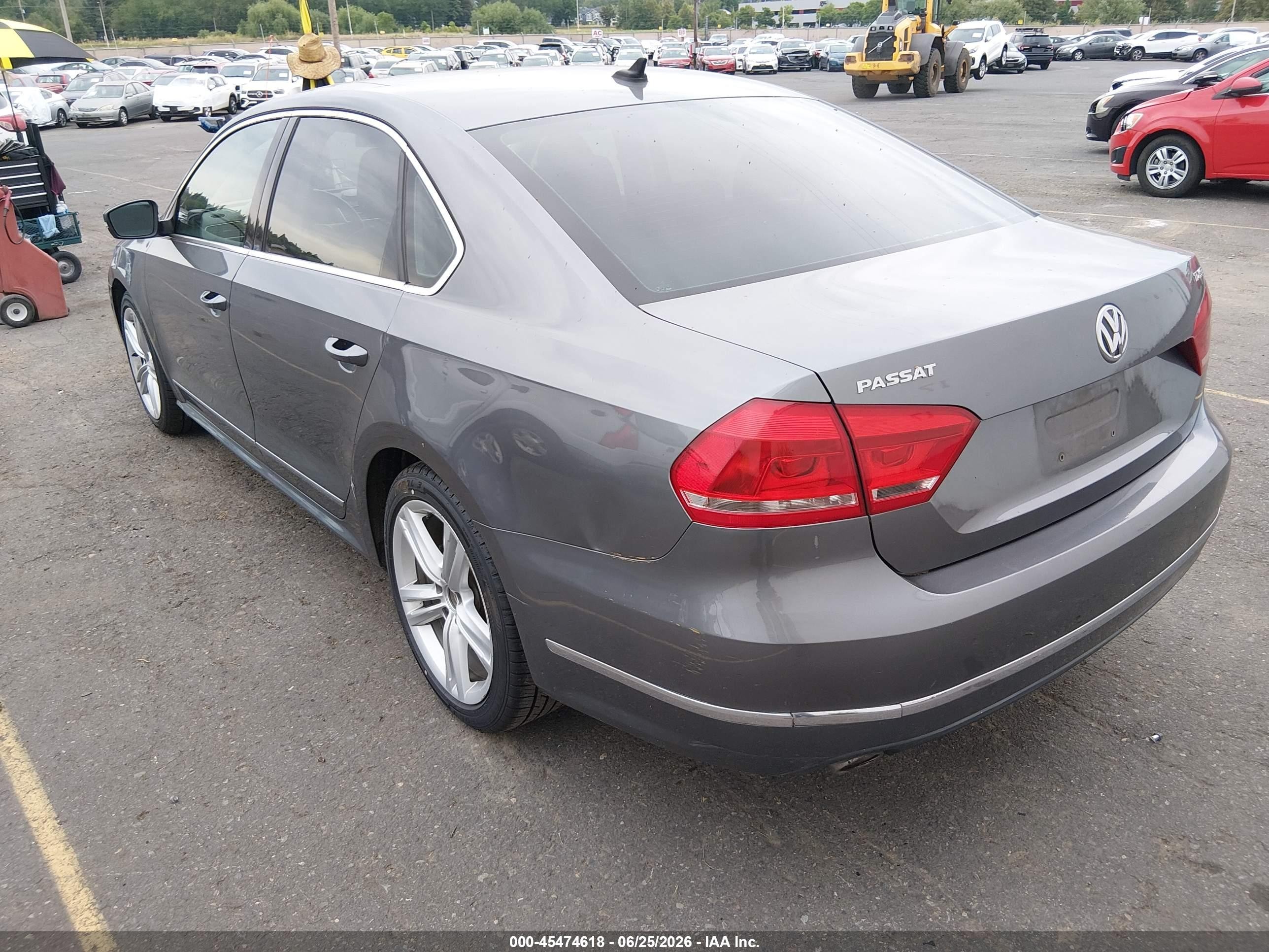 2013 Volkswagen Passat 2.0l Tdi Sel Premium Gray vin: 1VWCN7A38DC037167