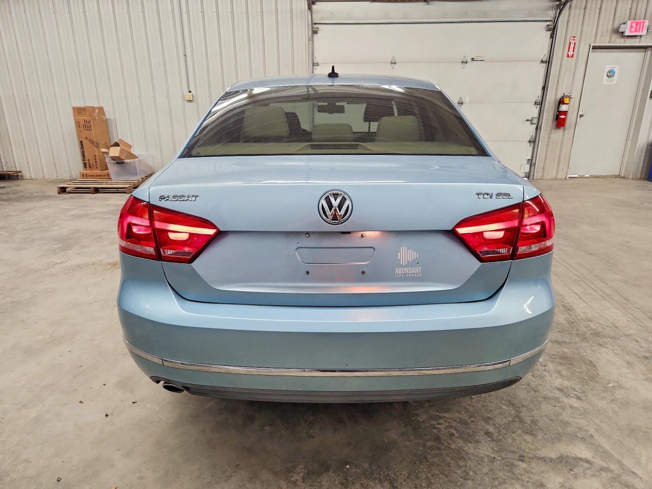 2013 Volkswagen Passat Sel Blue vin: 1VWCN7A38DC061839