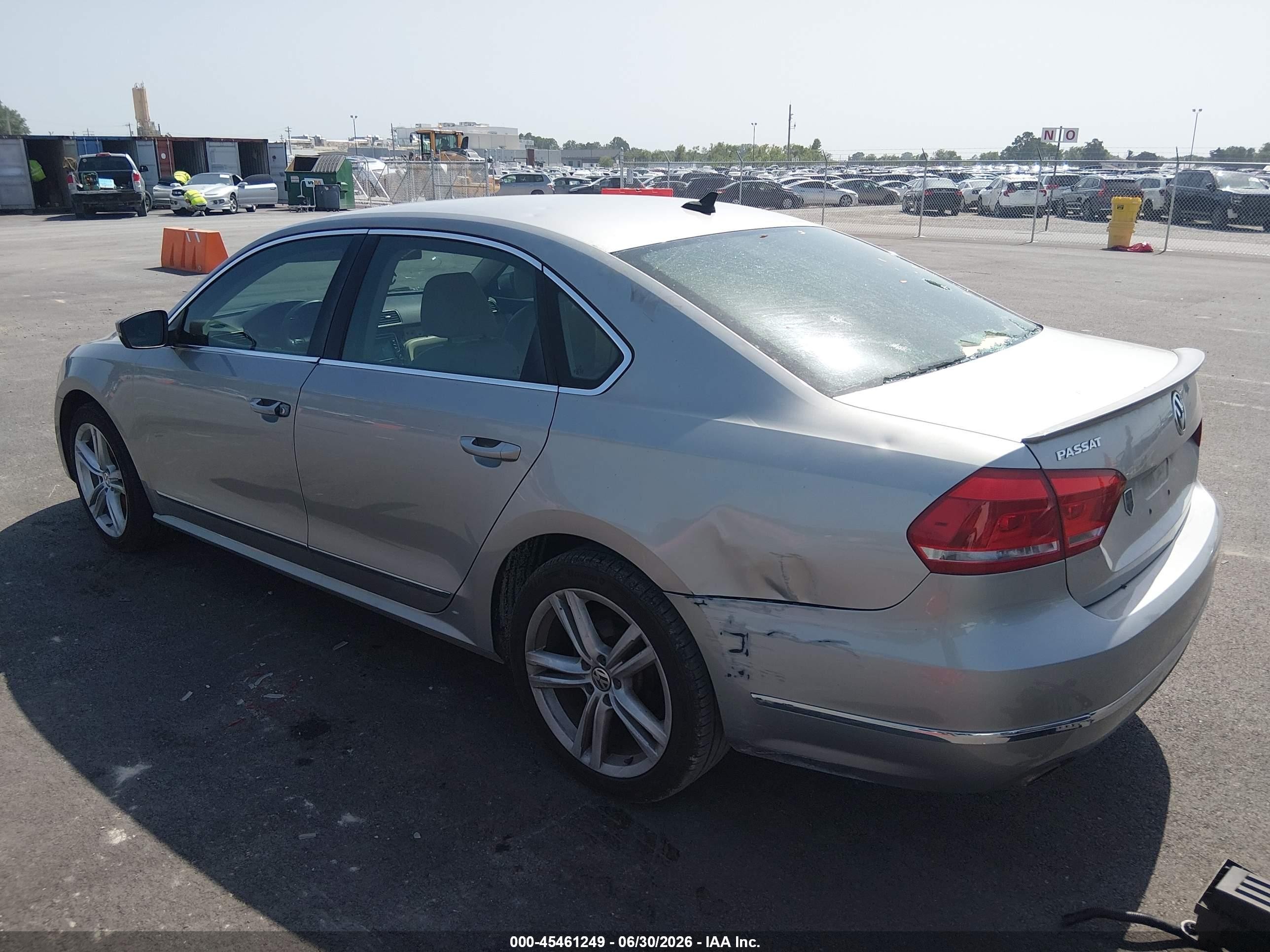 2013 Volkswagen Passat 2.0l Tdi Sel Premium Gray vin: 1VWCN7A38DC073604