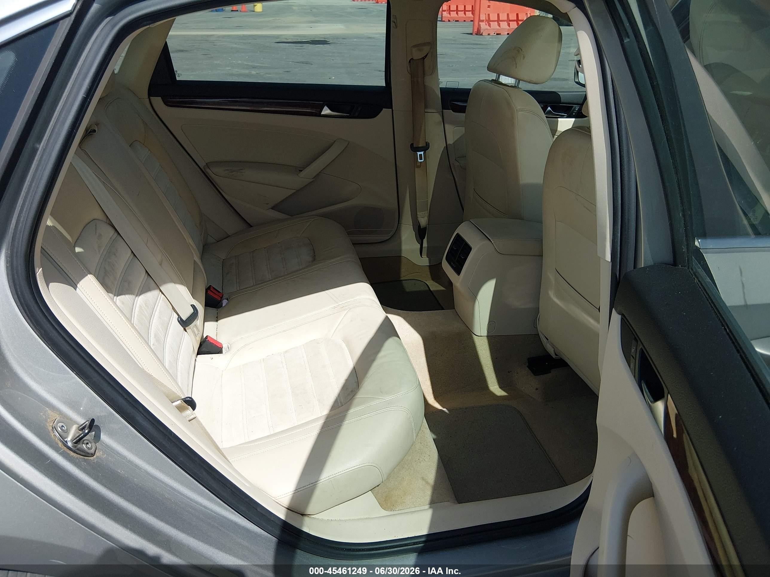 2013 Volkswagen Passat 2.0l Tdi Sel Premium Gray vin: 1VWCN7A38DC073604