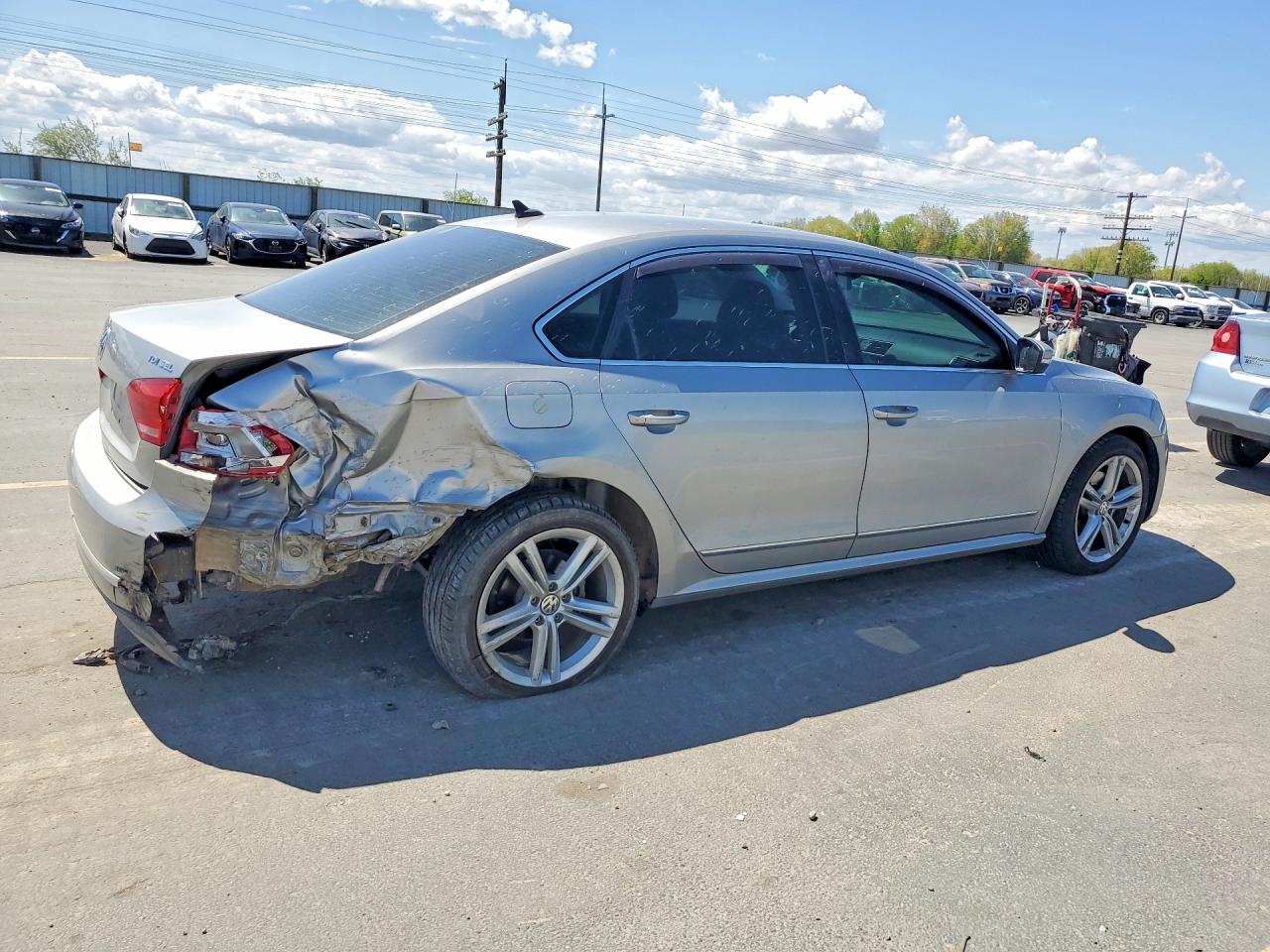 2013 Volkswagen Passat Sel Silver vin: 1VWCN7A38DC077393