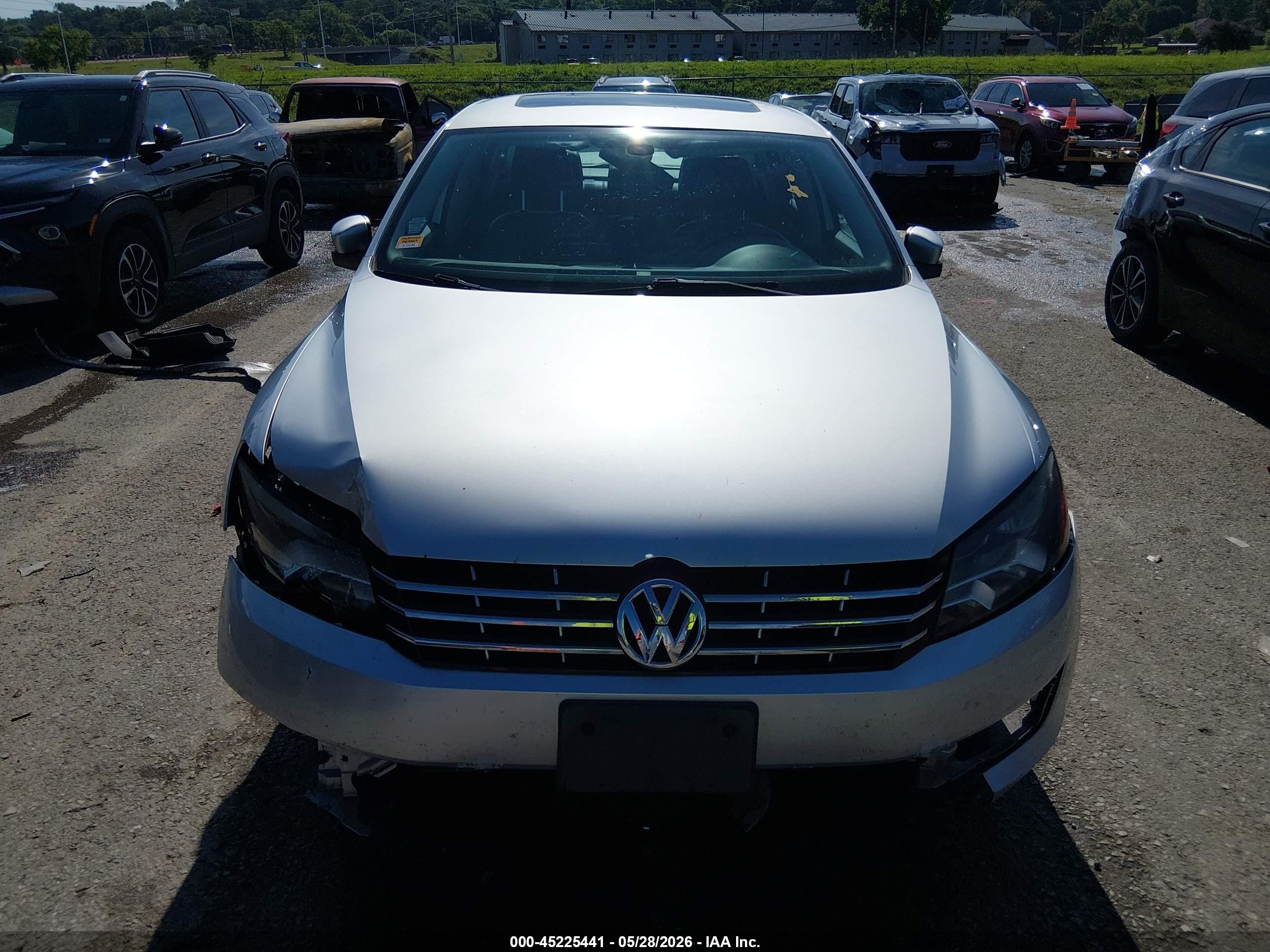2013 Volkswagen Passat 2.0l Tdi Sel Premium Серебряный vin: 1VWCN7A38DC085106