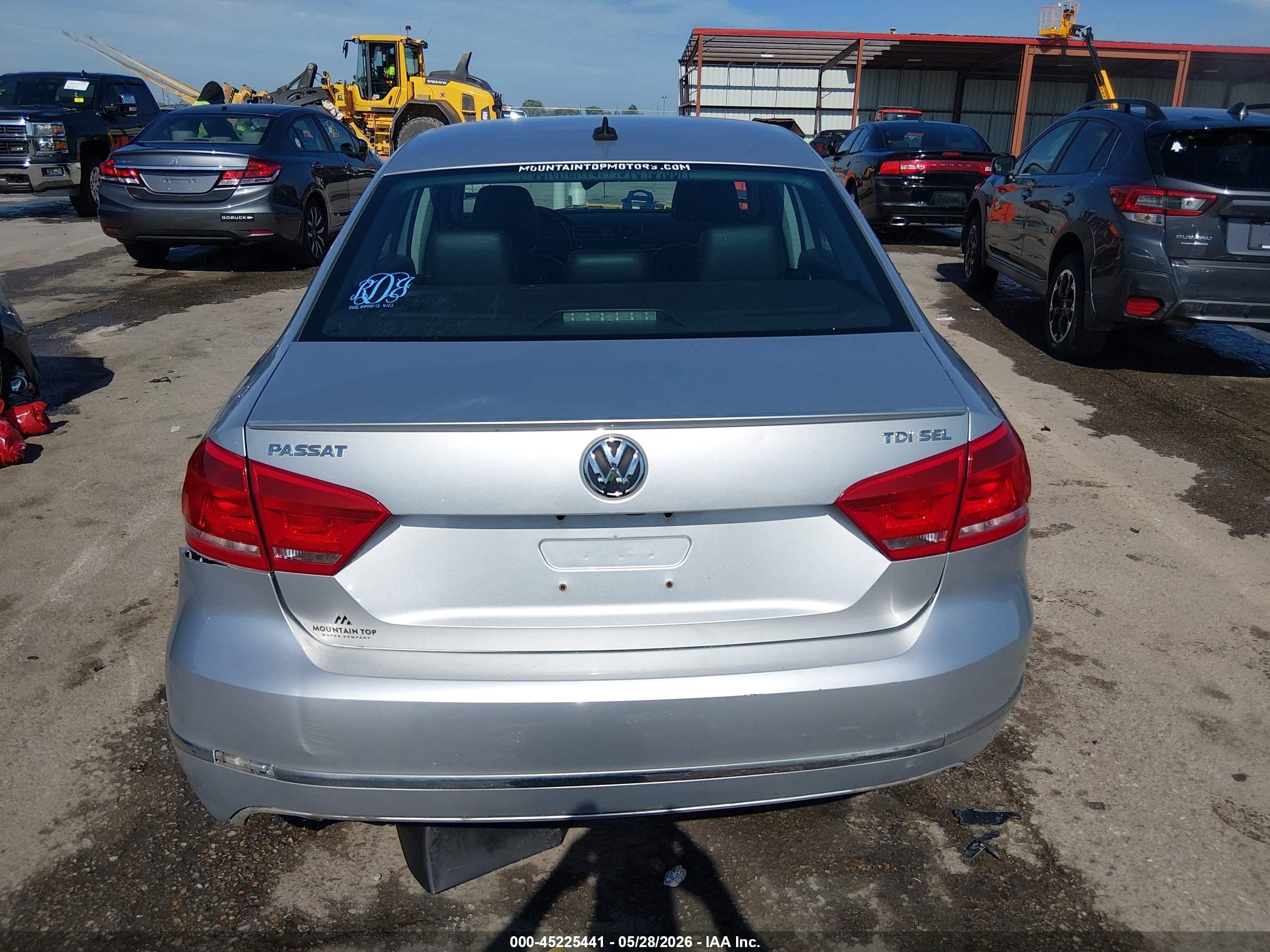 2013 Volkswagen Passat 2.0l Tdi Sel Premium Серебряный vin: 1VWCN7A38DC085106