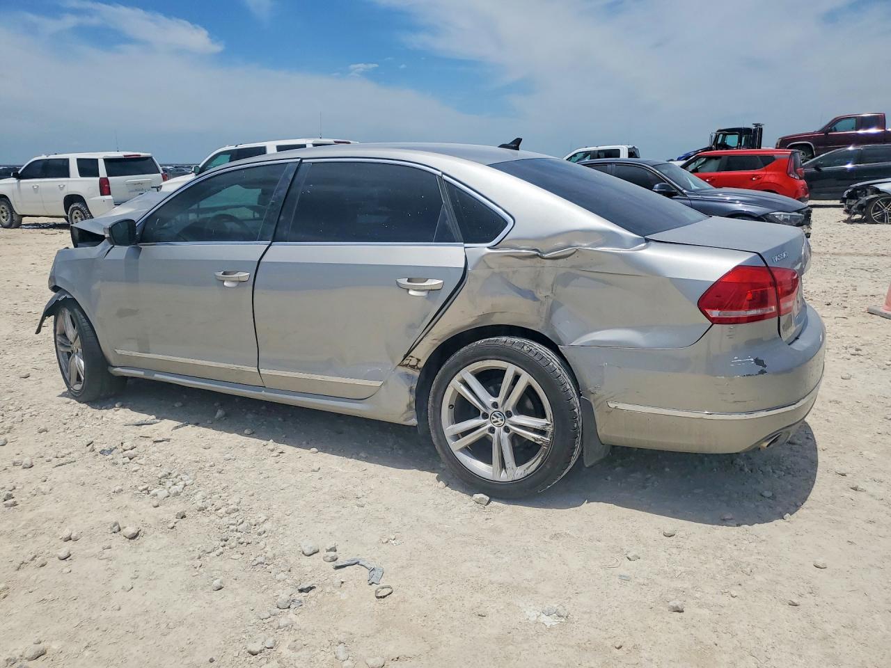 2013 Volkswagen Passat Sel Gray vin: 1VWCN7A38DC088488