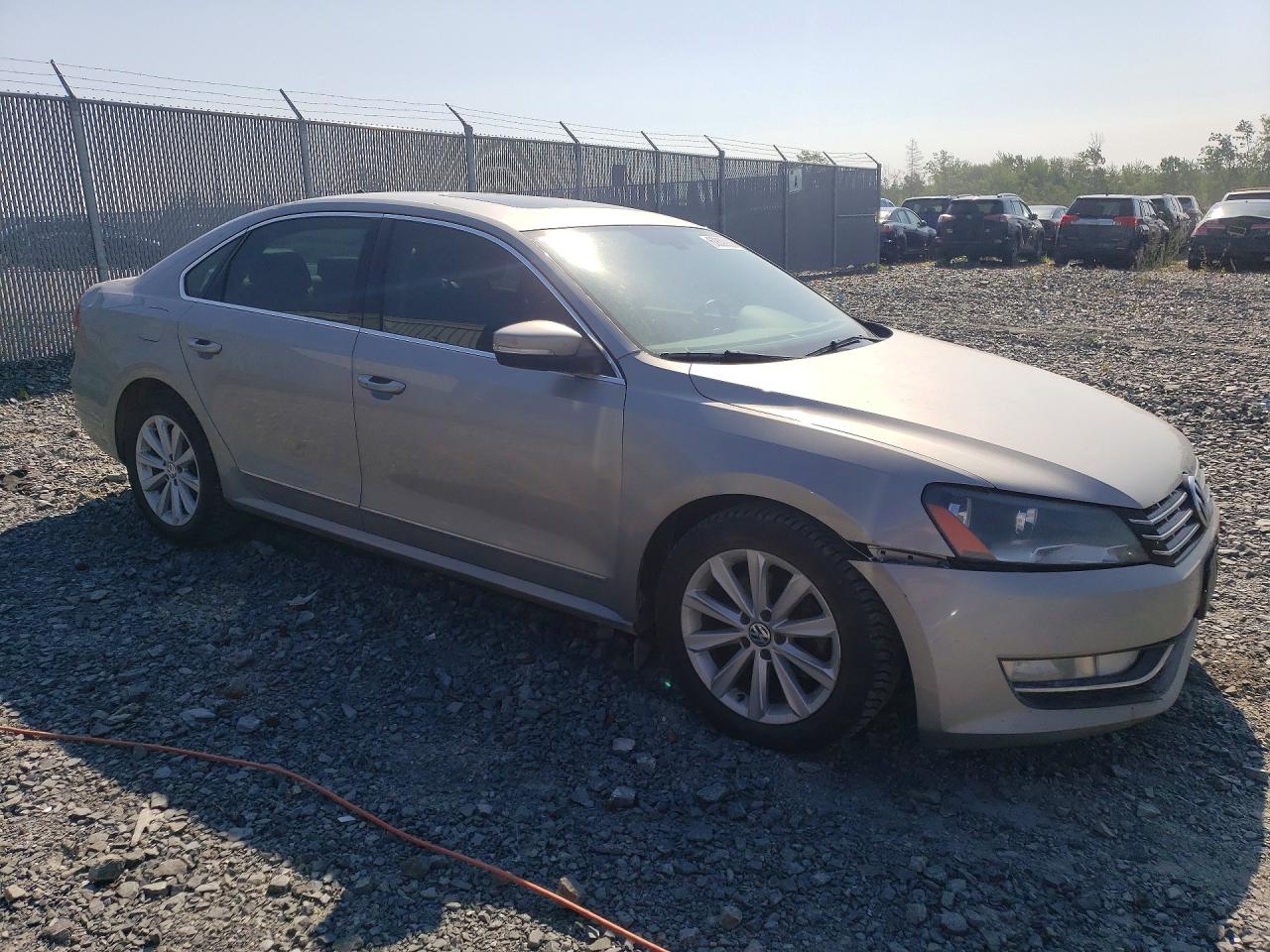 2013 Volkswagen Passat Sel Silver vin: 1VWCN7A38DC116046