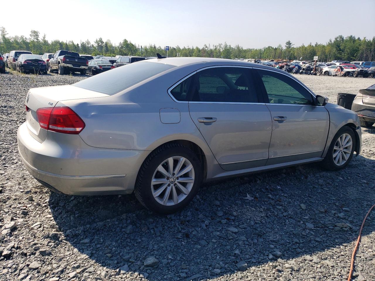 2013 Volkswagen Passat Sel Silver vin: 1VWCN7A38DC116046