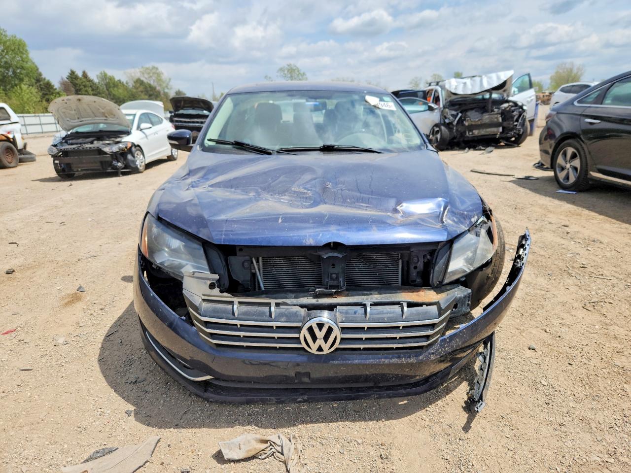 2013 Volkswagen Passat Sel Синий vin: 1VWCN7A38DC138273