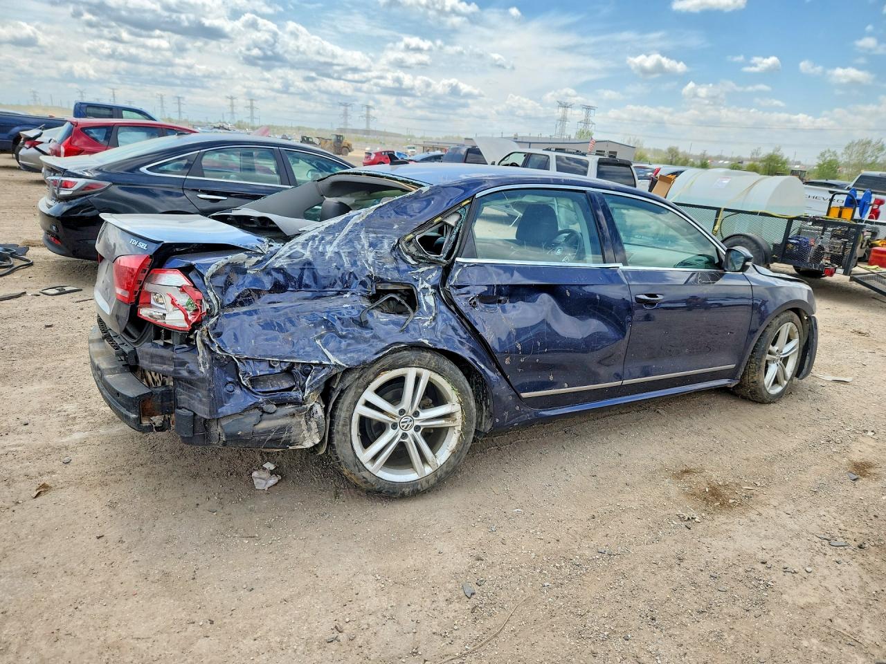 2013 Volkswagen Passat Sel Синий vin: 1VWCN7A38DC138273