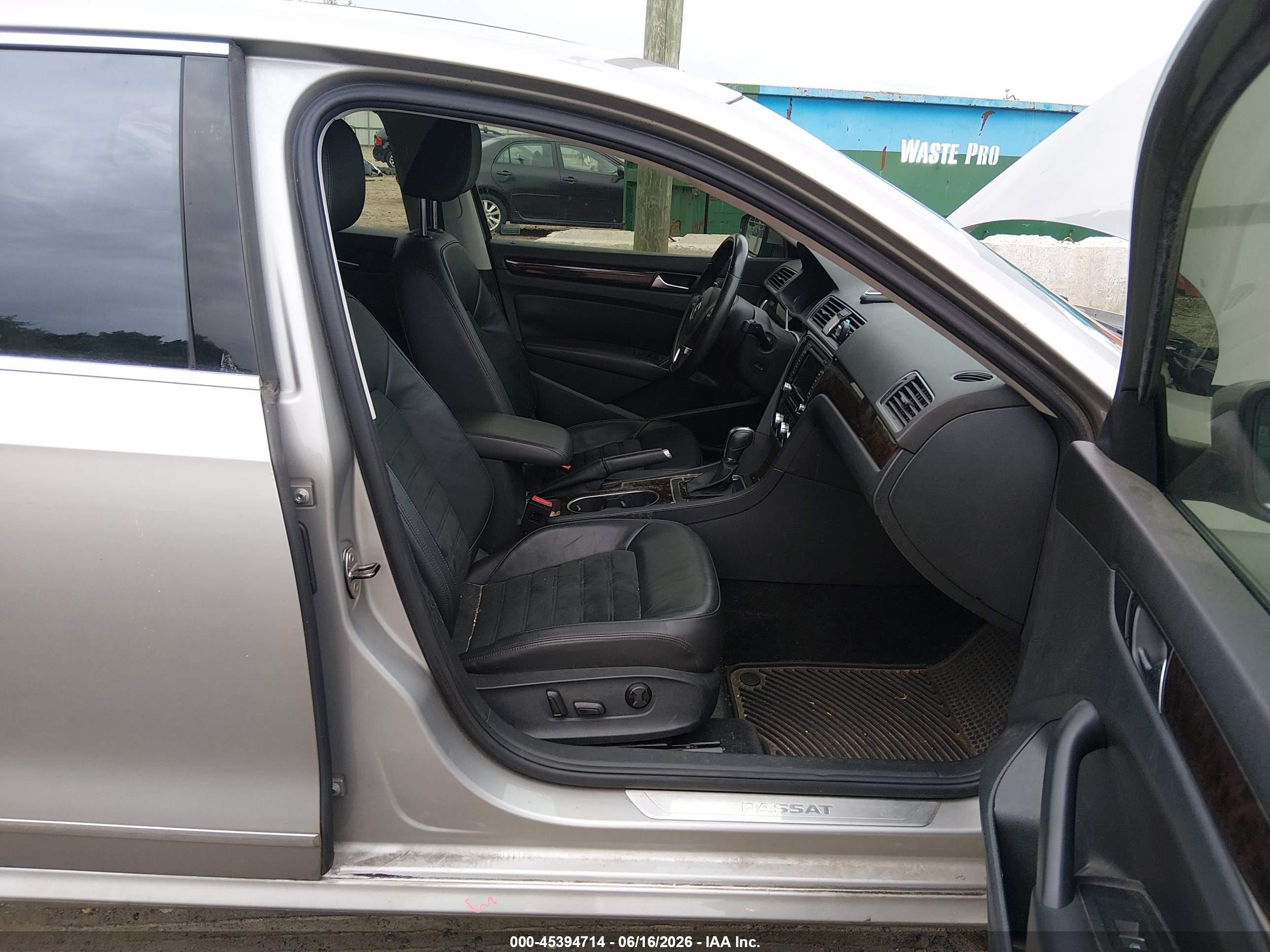 2014 Volkswagen Passat 2.0l Tdi Sel Premium Silver vin: 1VWCN7A38EC060675
