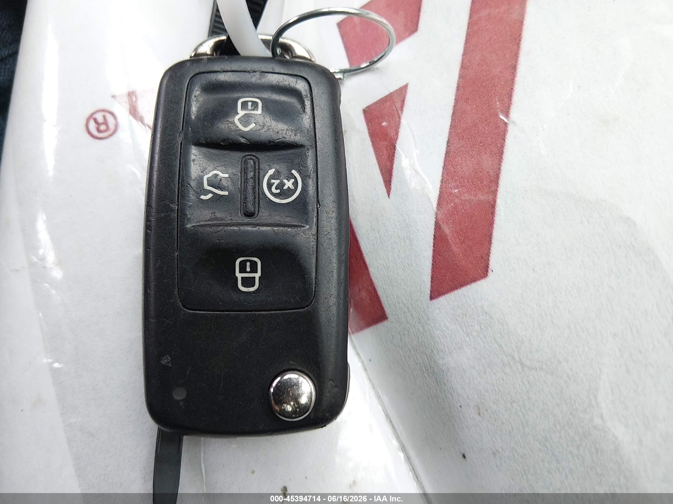 2014 Volkswagen Passat 2.0l Tdi Sel Premium Silver vin: 1VWCN7A38EC060675