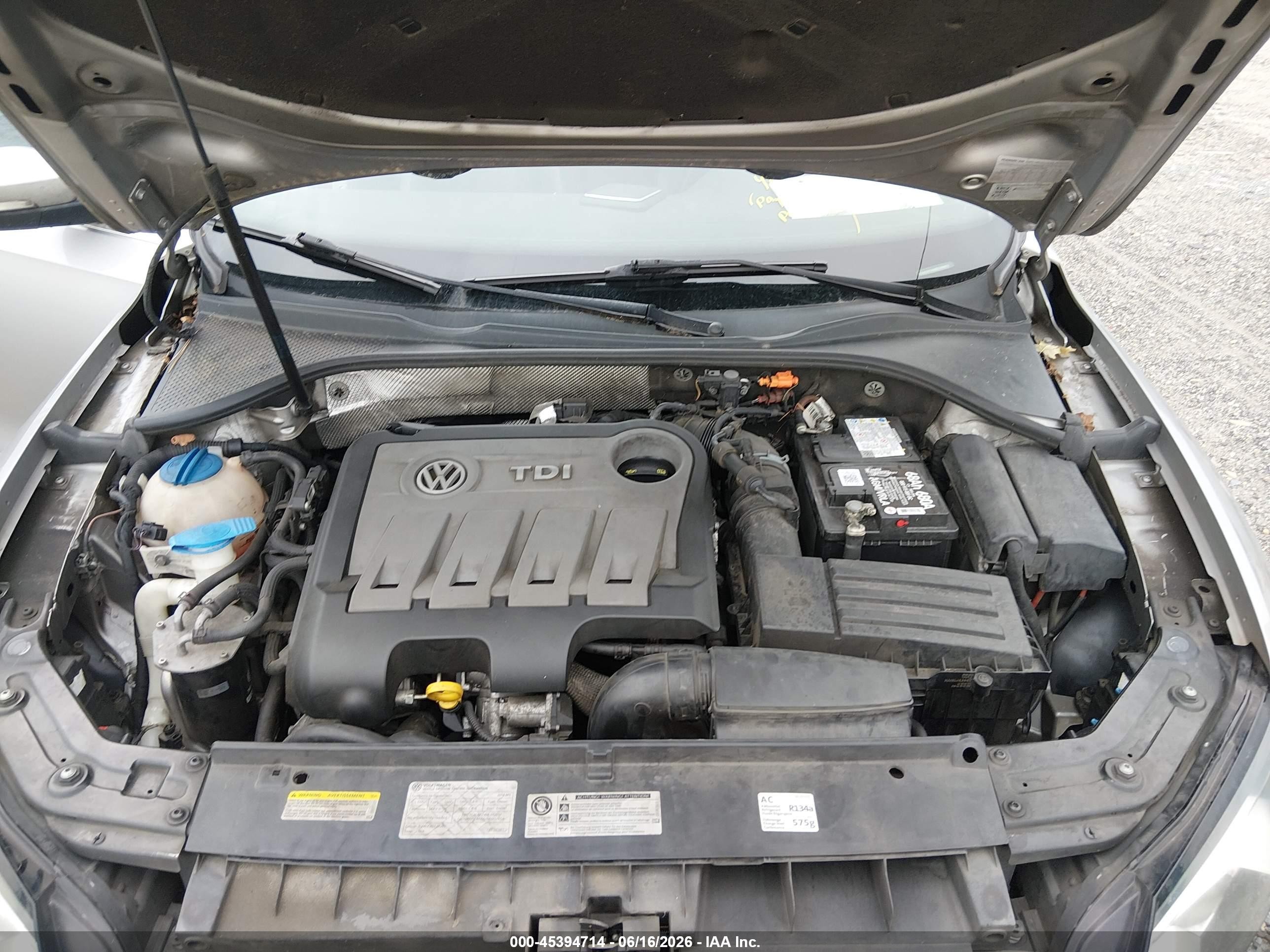 2014 Volkswagen Passat 2.0l Tdi Sel Premium Silver vin: 1VWCN7A38EC060675
