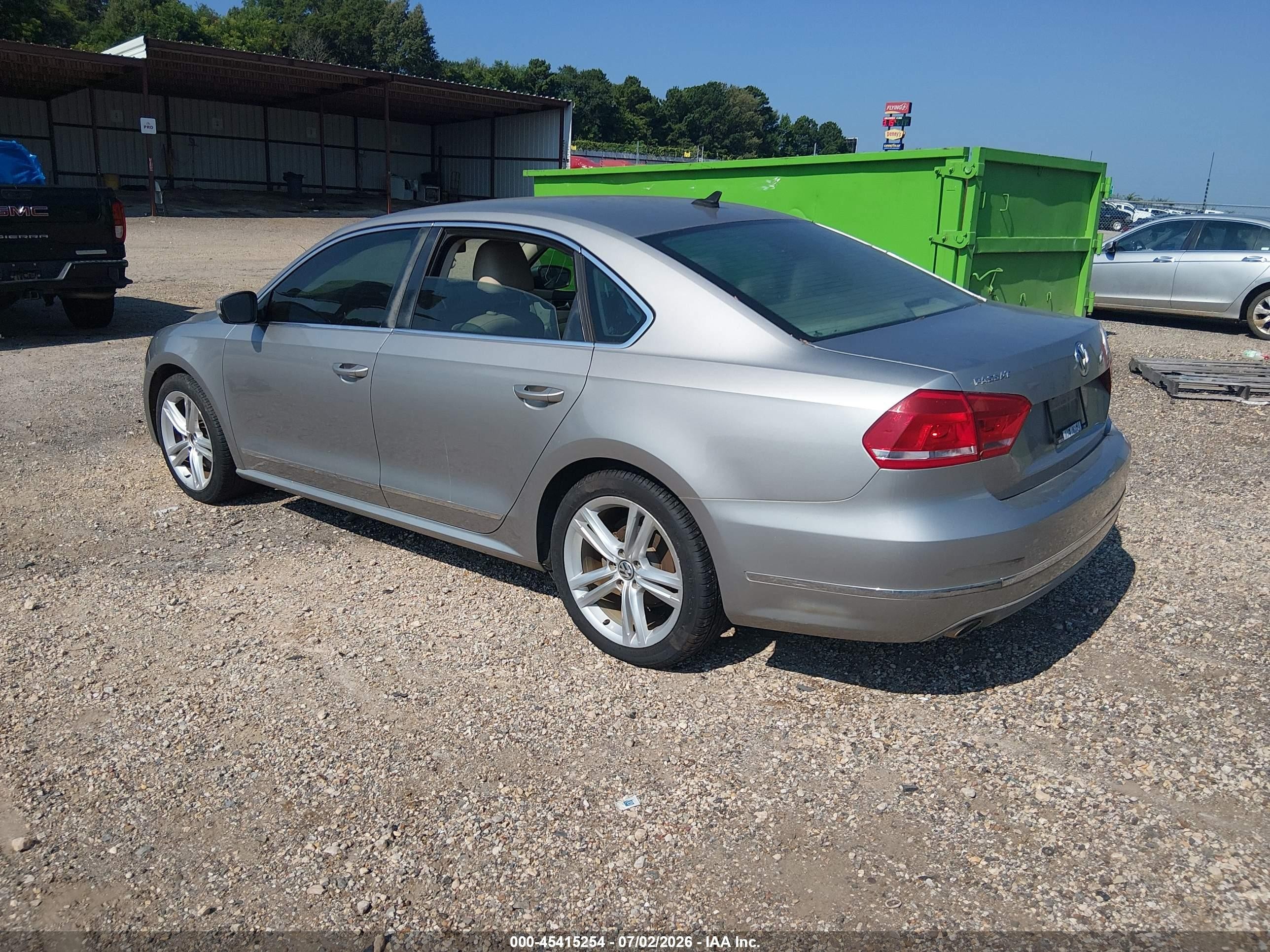 2014 Volkswagen Passat 2.0l Tdi Sel Premium Silver vin: 1VWCN7A38EC084605