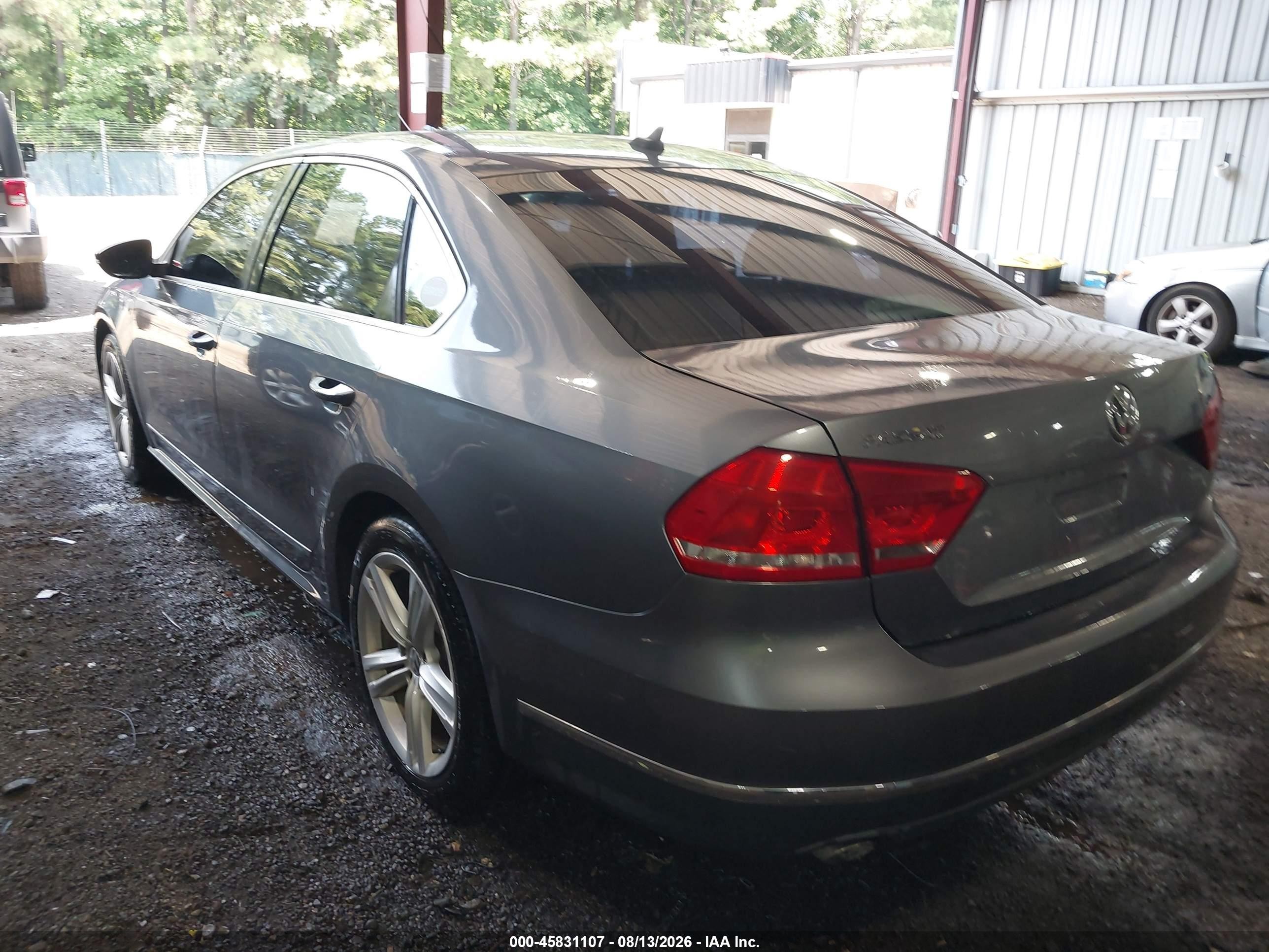 2012 Volkswagen Passat 2.0l Tdi Sel Premium Серый vin: 1VWCN7A39CC033823