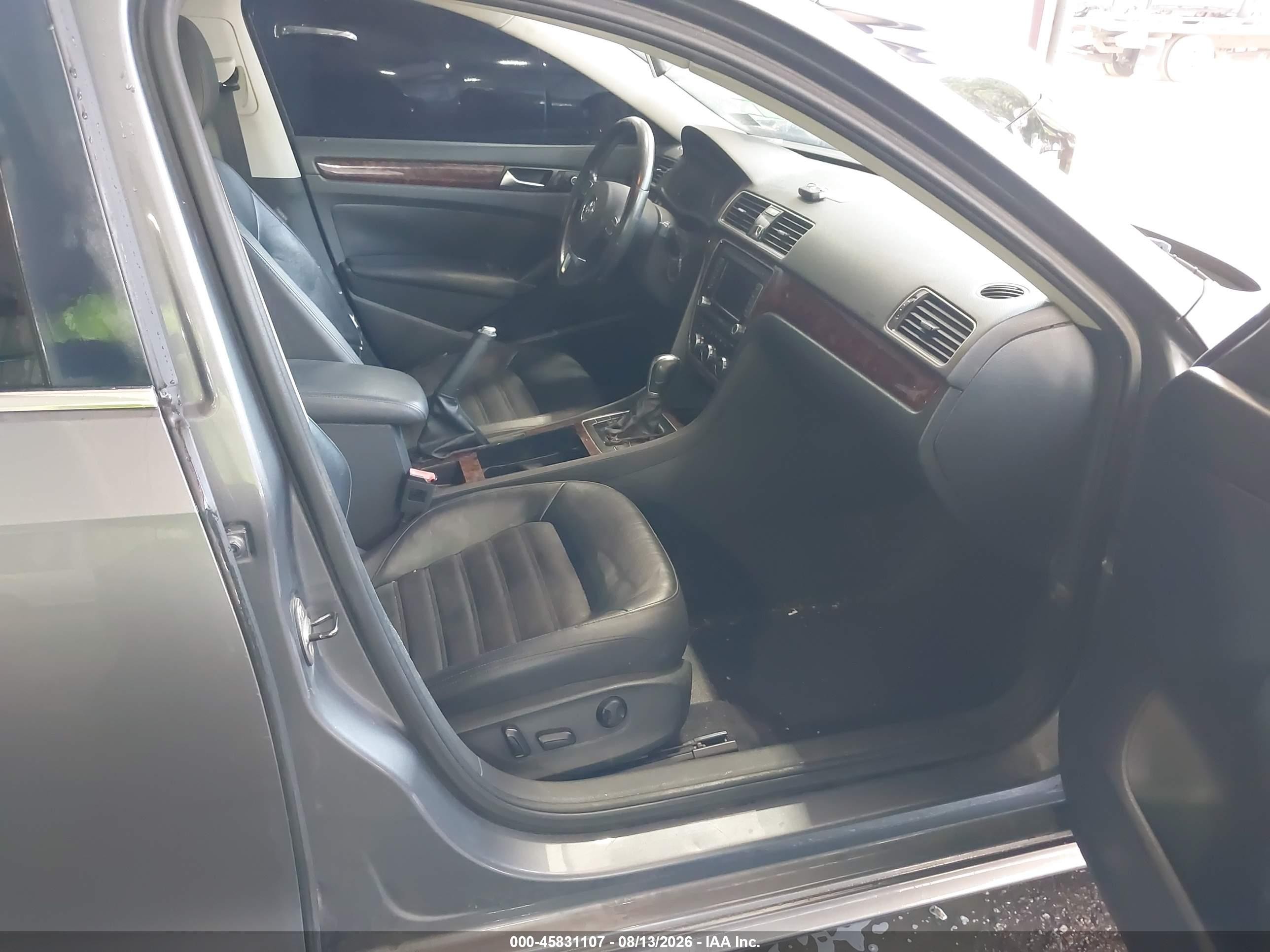 2012 Volkswagen Passat 2.0l Tdi Sel Premium Серый vin: 1VWCN7A39CC033823