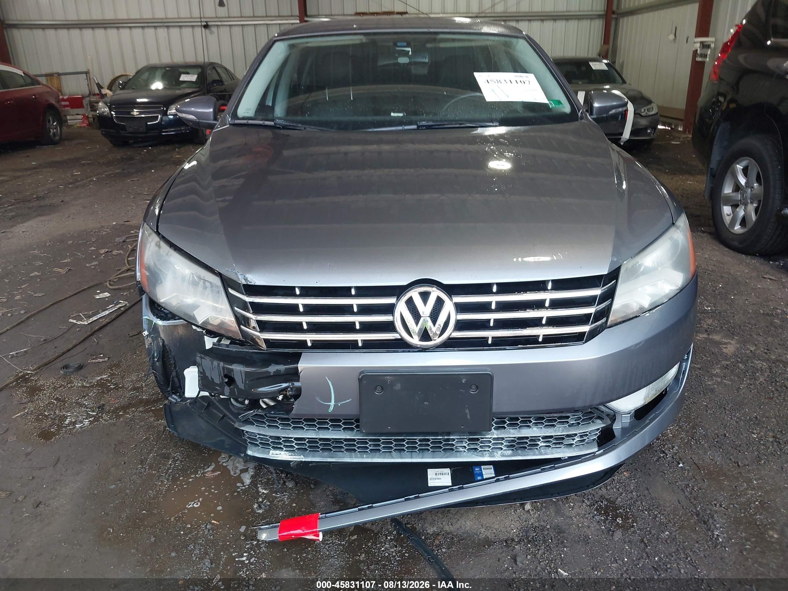 2012 Volkswagen Passat 2.0l Tdi Sel Premium Серый vin: 1VWCN7A39CC033823