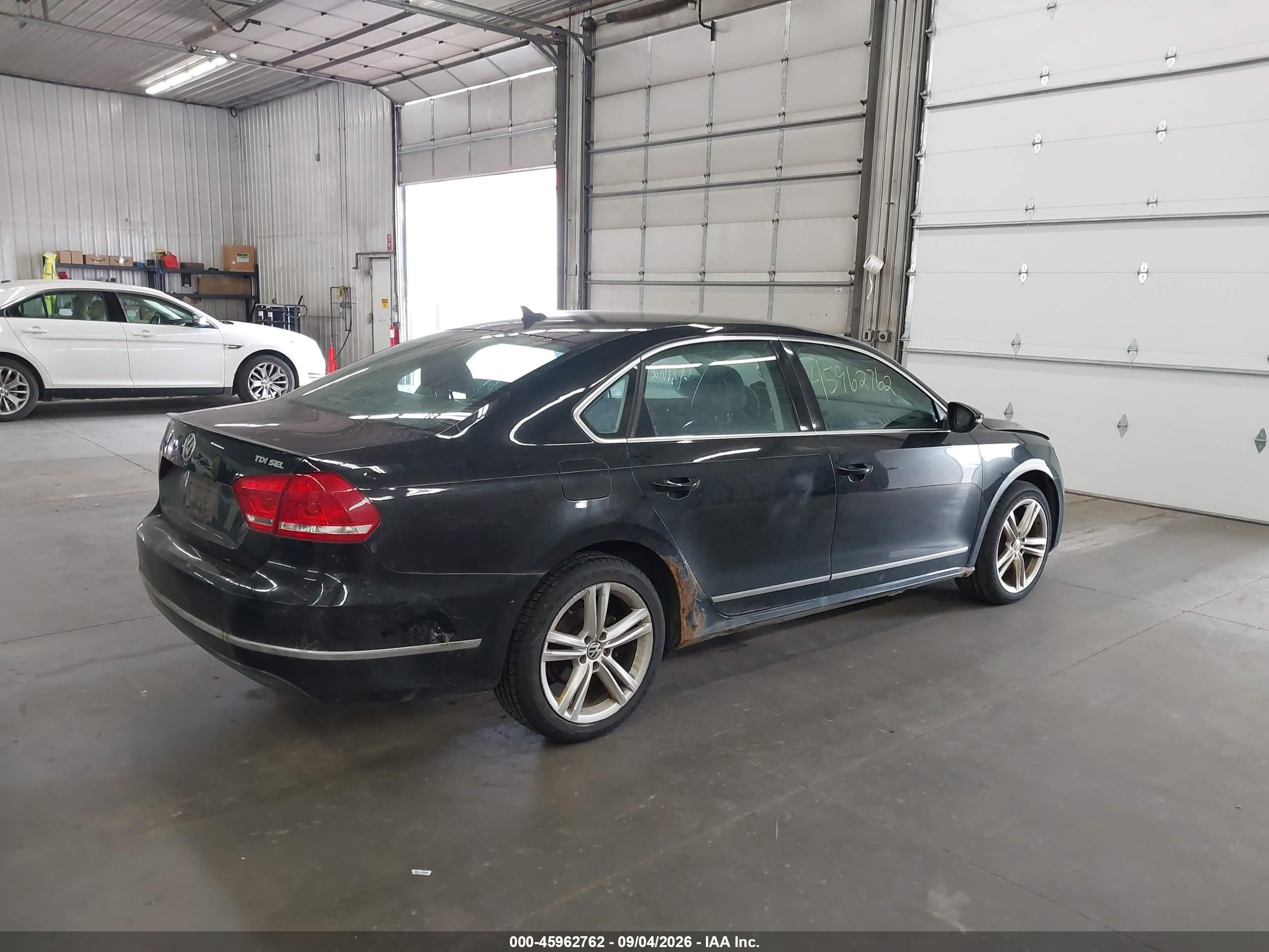 2012 Volkswagen Passat 2.0l Tdi Sel Premium Черный vin: 1VWCN7A39CC059872