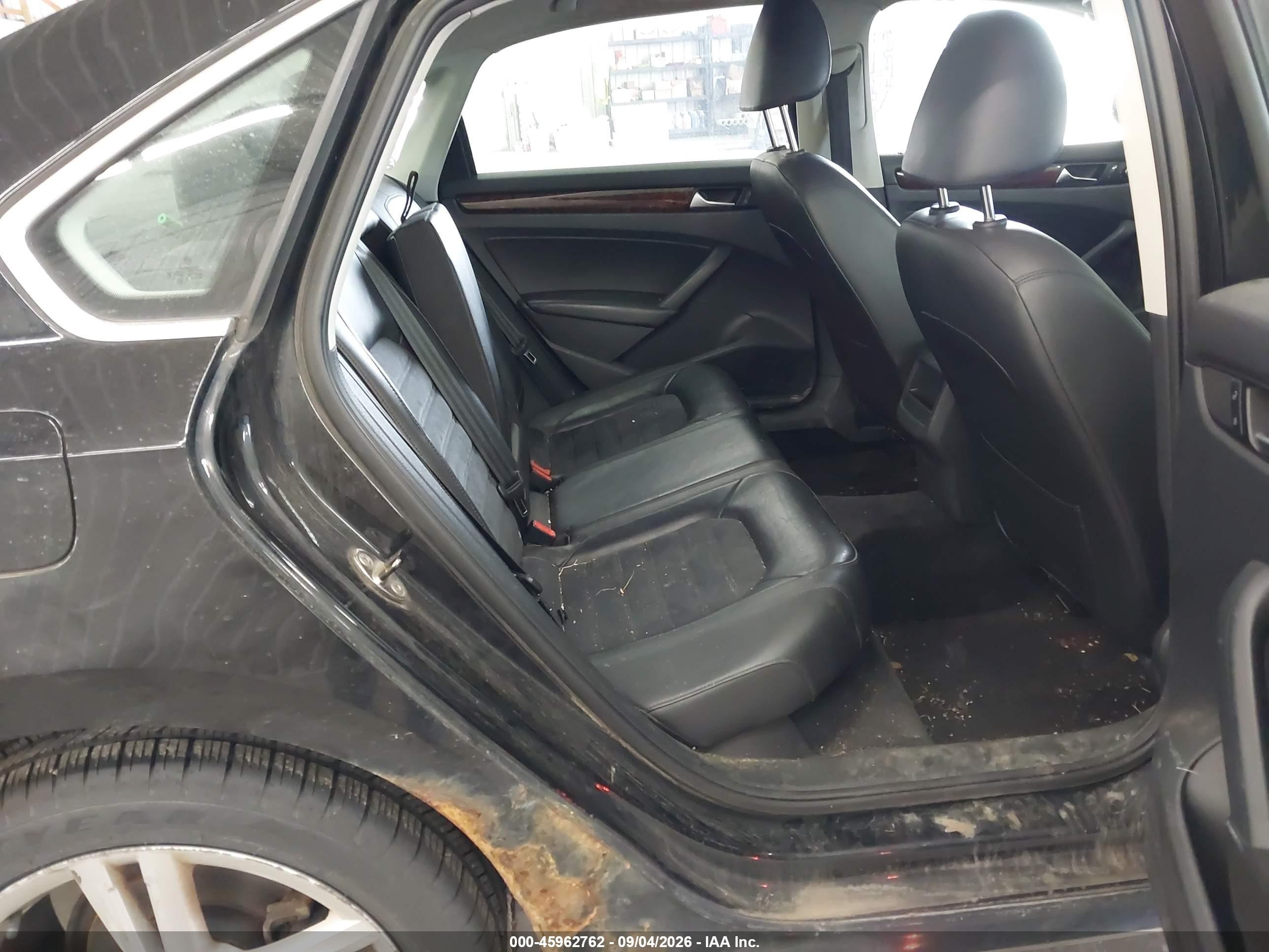 2012 Volkswagen Passat 2.0l Tdi Sel Premium Черный vin: 1VWCN7A39CC059872