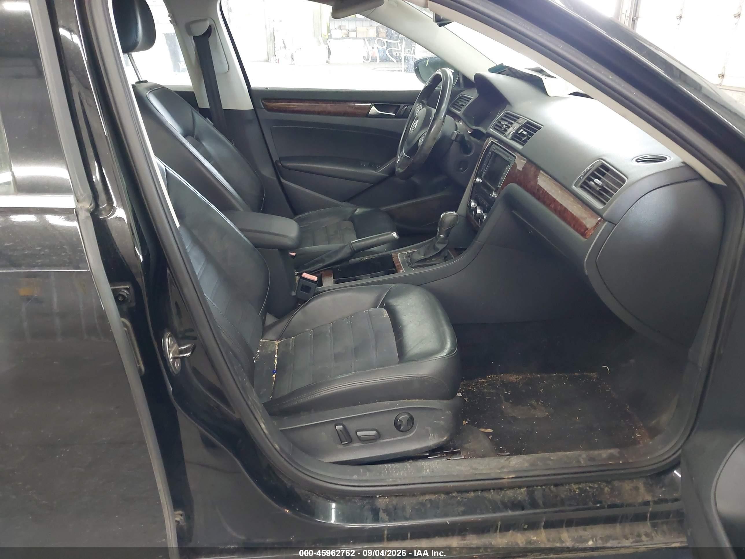 2012 Volkswagen Passat 2.0l Tdi Sel Premium Черный vin: 1VWCN7A39CC059872