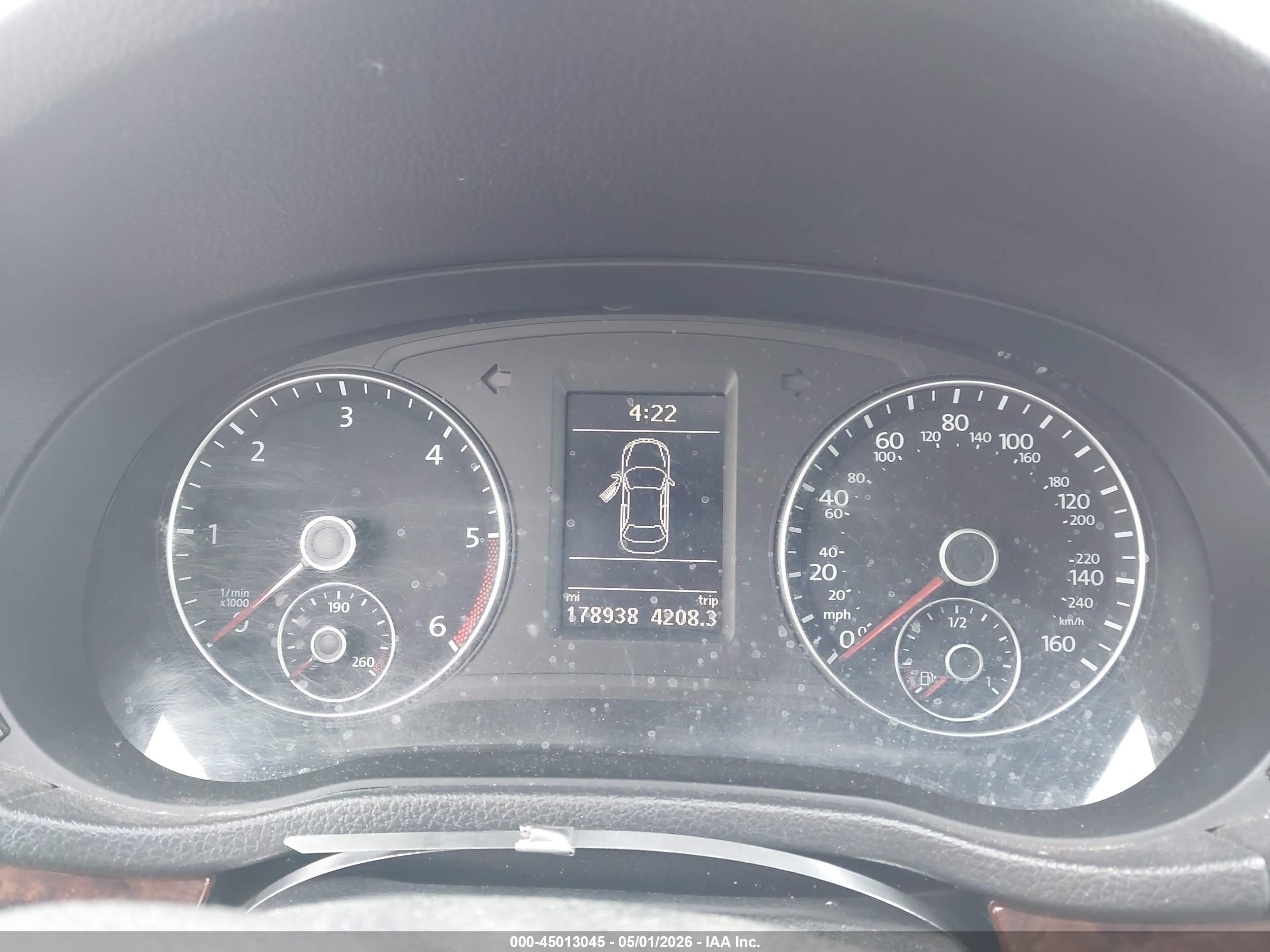 2013 Volkswagen Passat 2.0l Tdi Sel Premium Серебряный vin: 1VWCN7A39DC052714