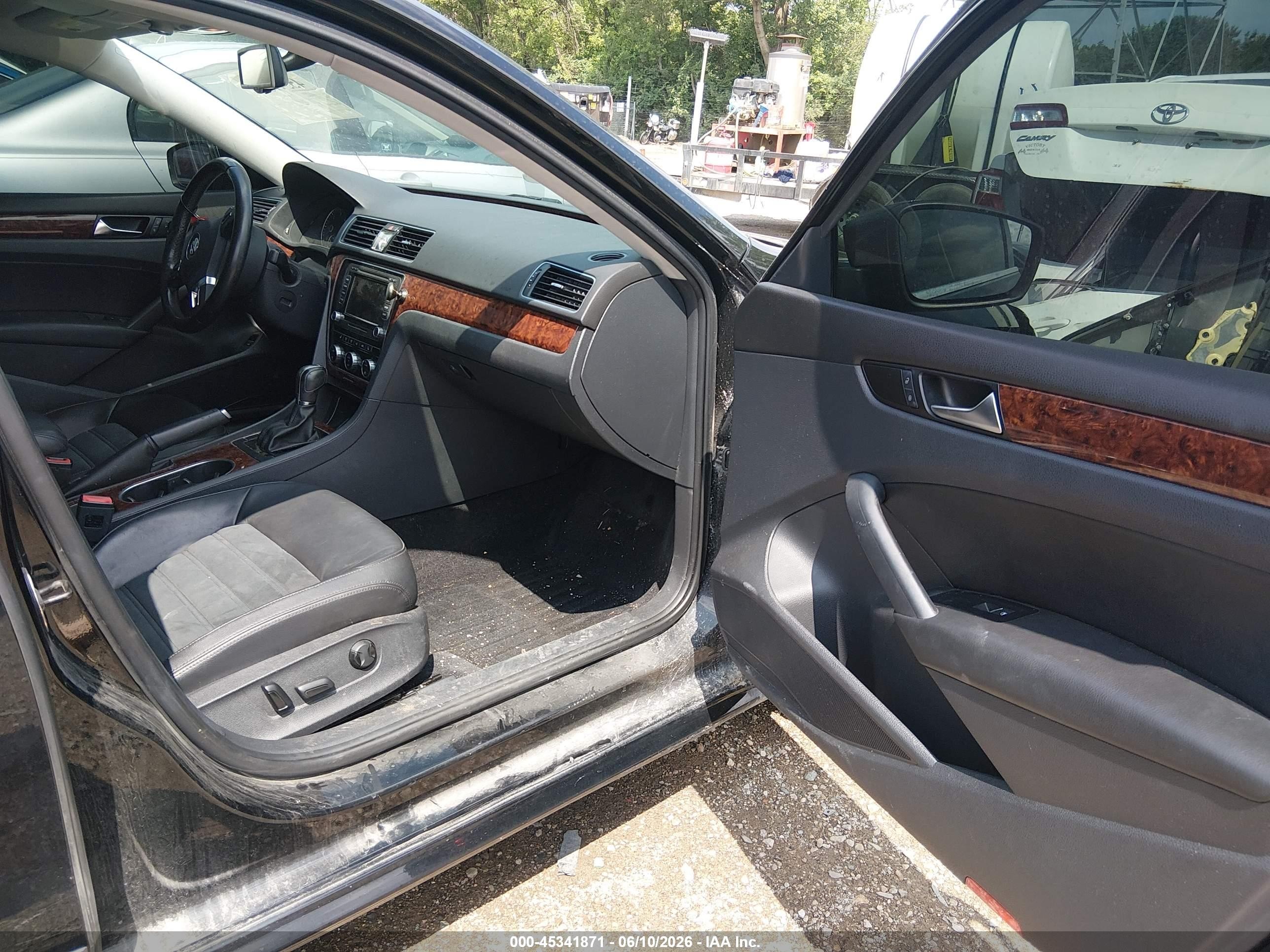 2013 Volkswagen Passat 2.0l Tdi Sel Premium Black vin: 1VWCN7A39DC061171