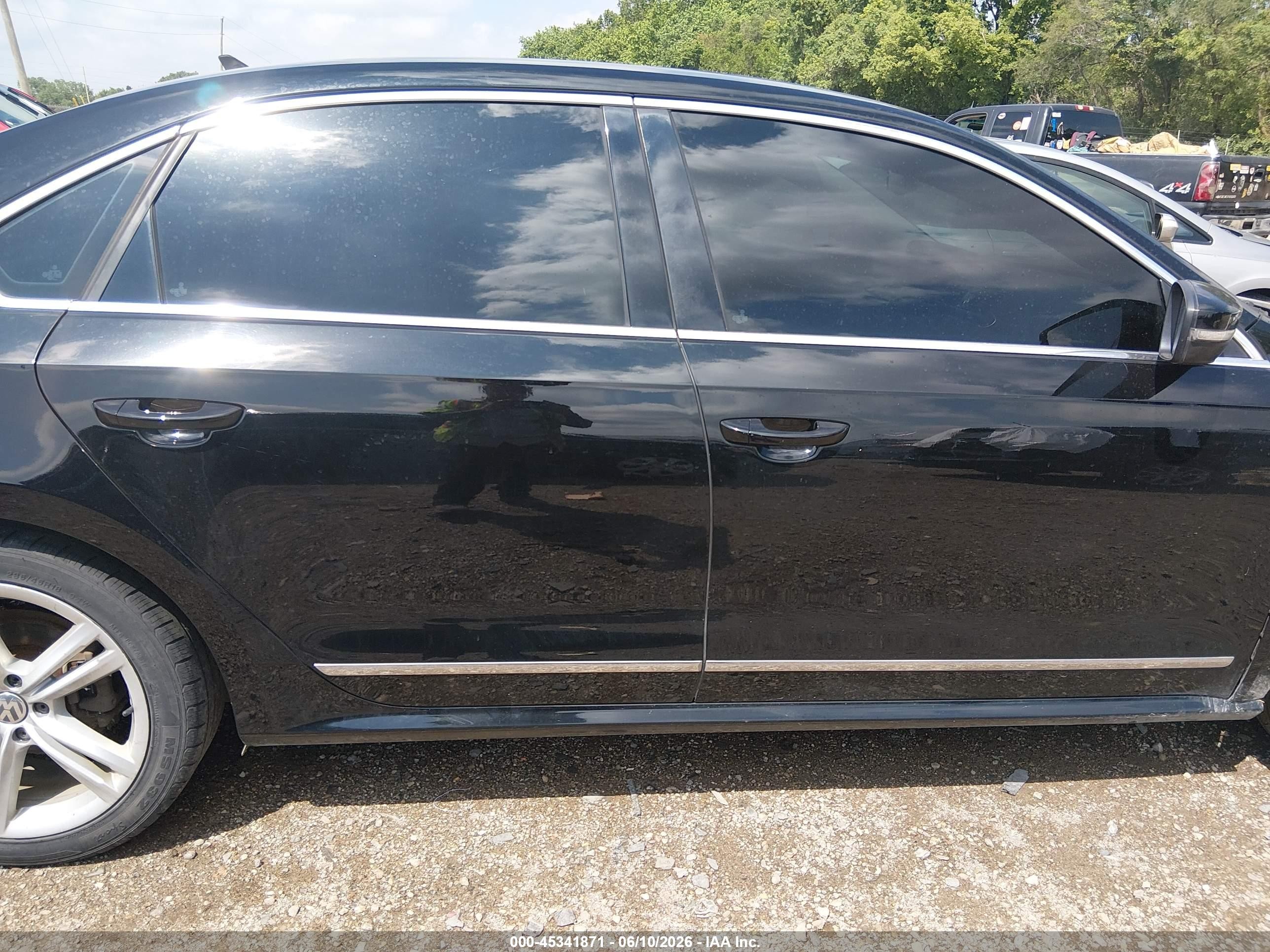 2013 Volkswagen Passat 2.0l Tdi Sel Premium Black vin: 1VWCN7A39DC061171