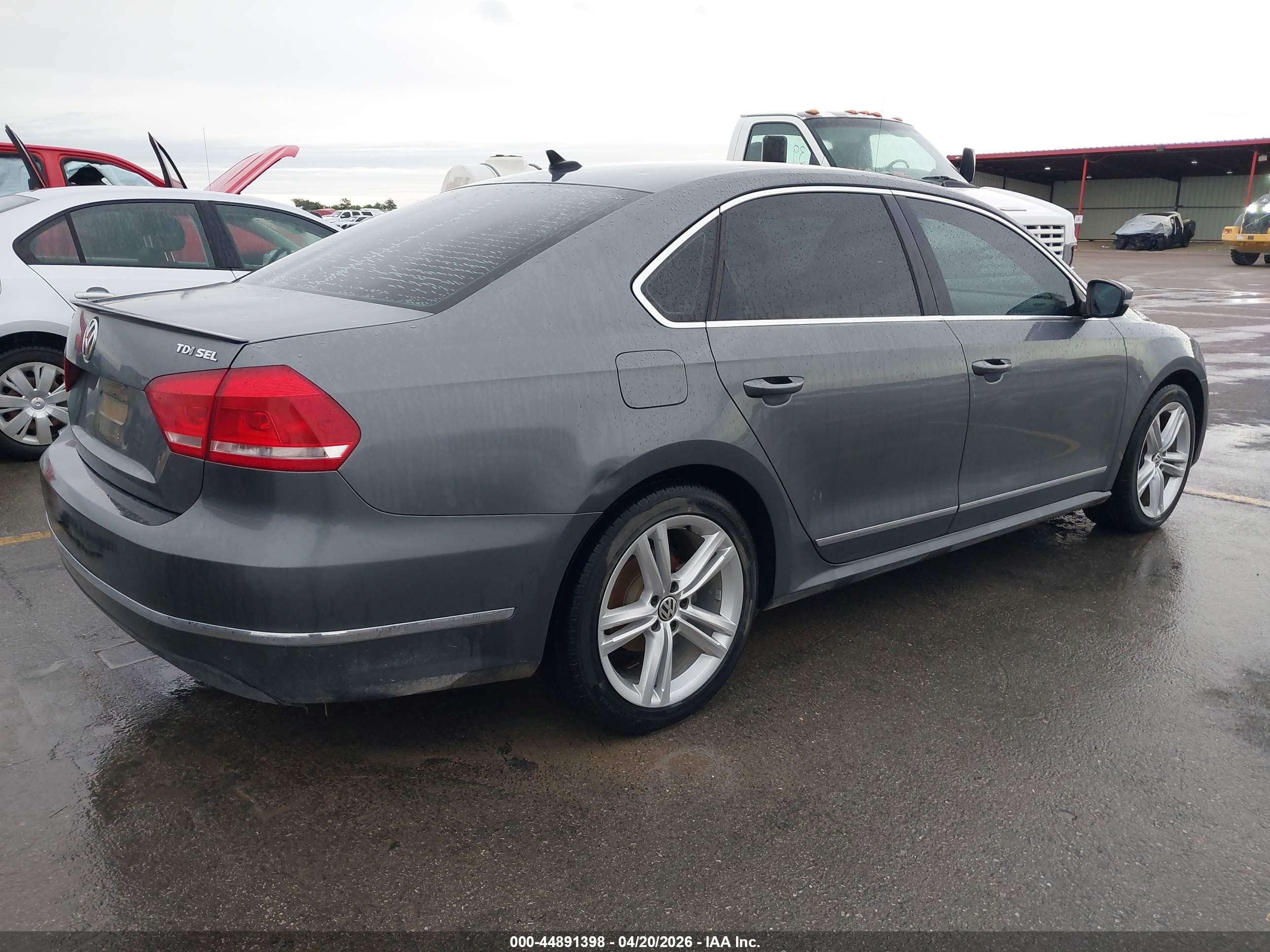 2014 Volkswagen Passat 2.0l Tdi Sel Premium Gray vin: 1VWCN7A39EC045344