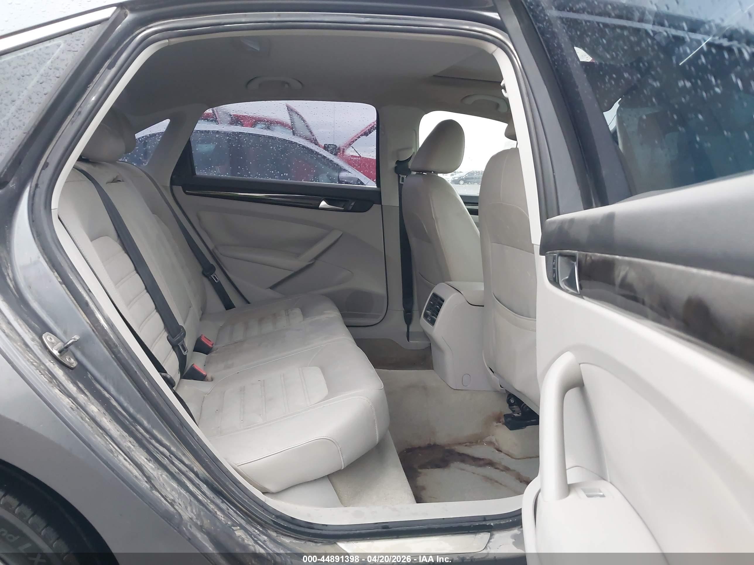 2014 Volkswagen Passat 2.0l Tdi Sel Premium Gray vin: 1VWCN7A39EC045344