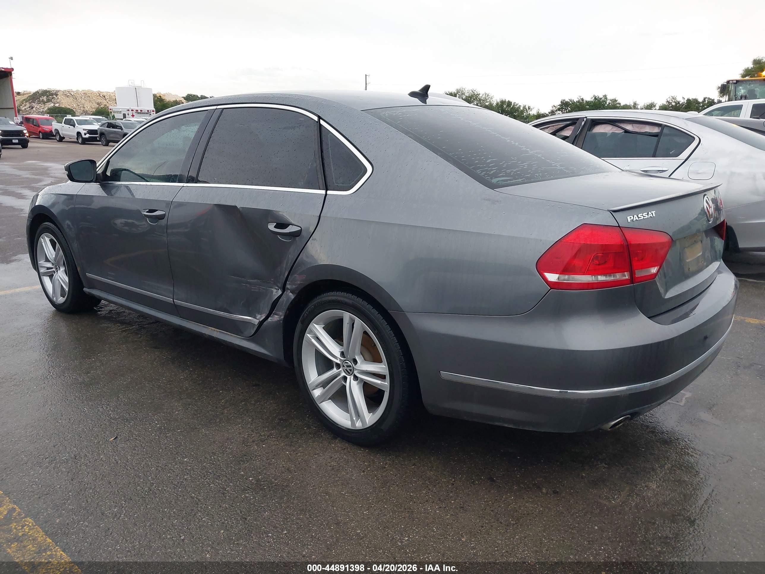 2014 Volkswagen Passat 2.0l Tdi Sel Premium Gray vin: 1VWCN7A39EC045344
