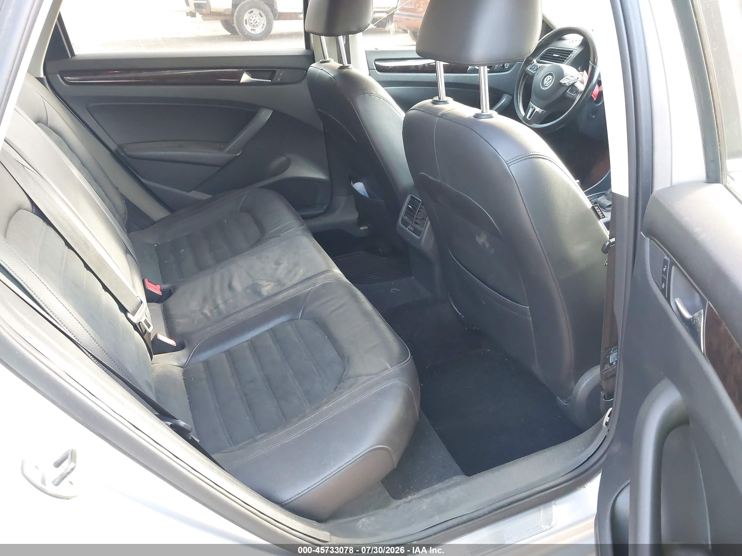 2014 Volkswagen Passat 2.0l Tdi Sel Premium Silver vin: 1VWCN7A39EC058241