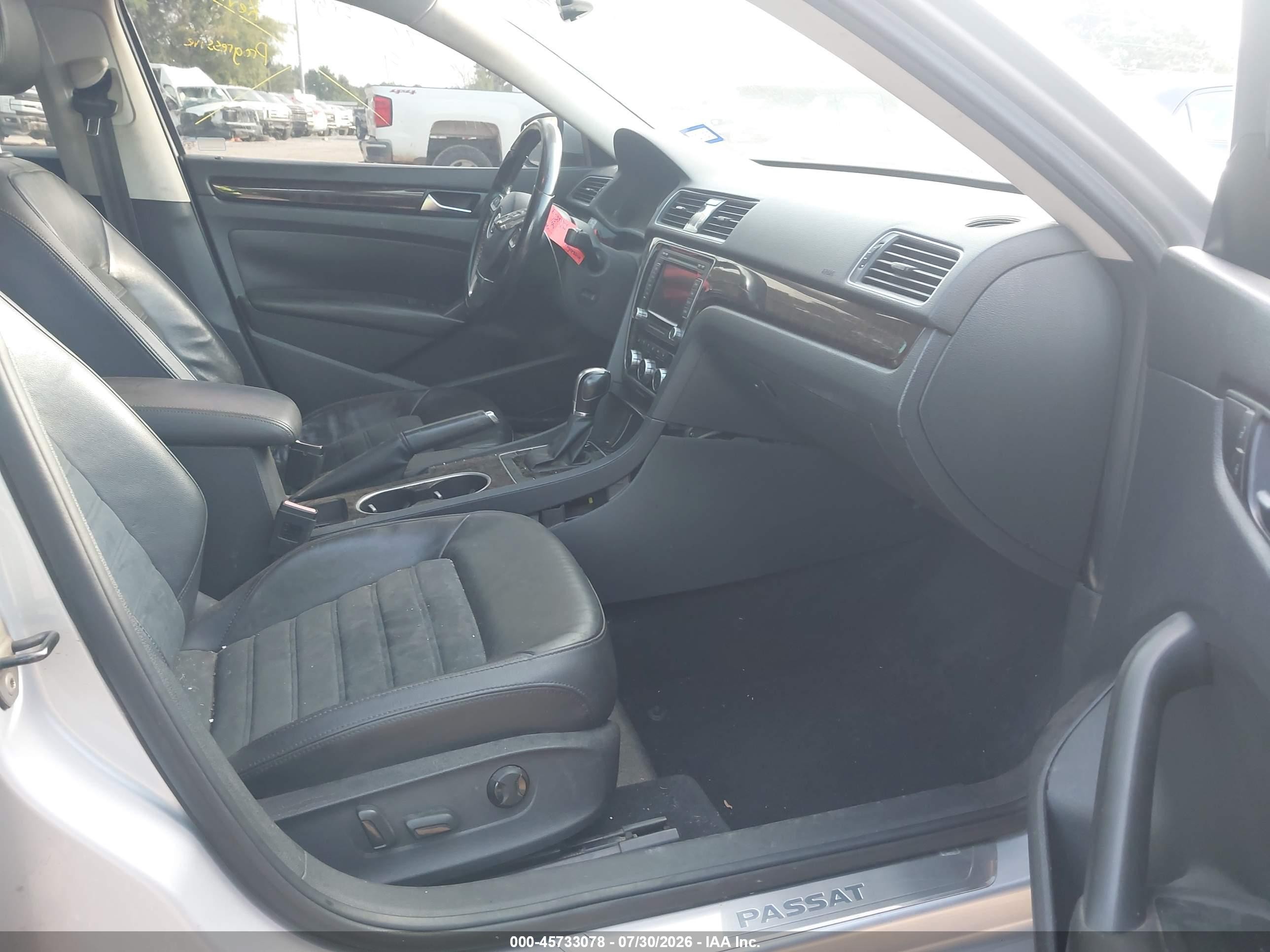 2014 Volkswagen Passat 2.0l Tdi Sel Premium Silver vin: 1VWCN7A39EC058241