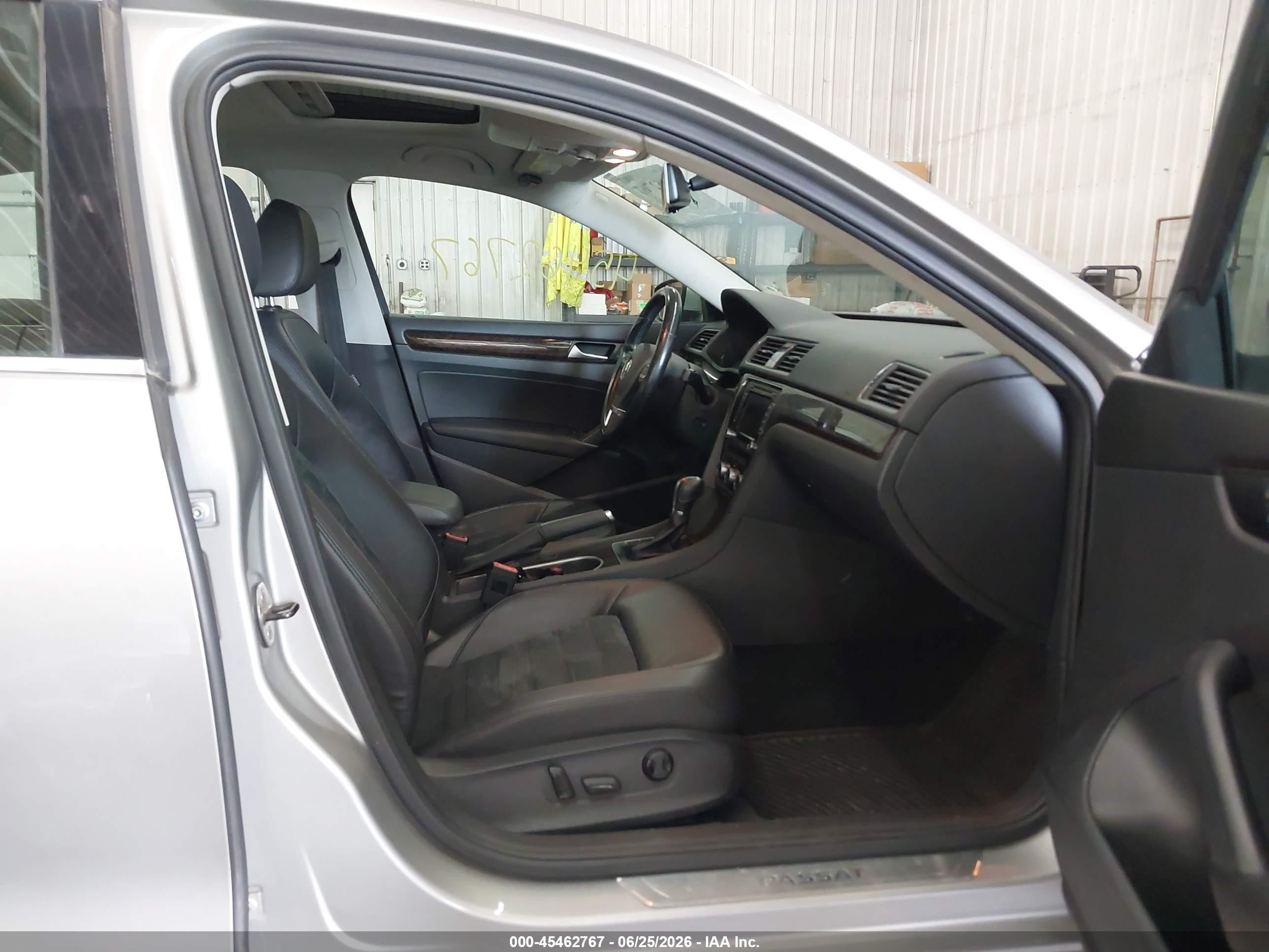 2014 Volkswagen Passat 2.0l Tdi Sel Premium Silver vin: 1VWCN7A39EC088209