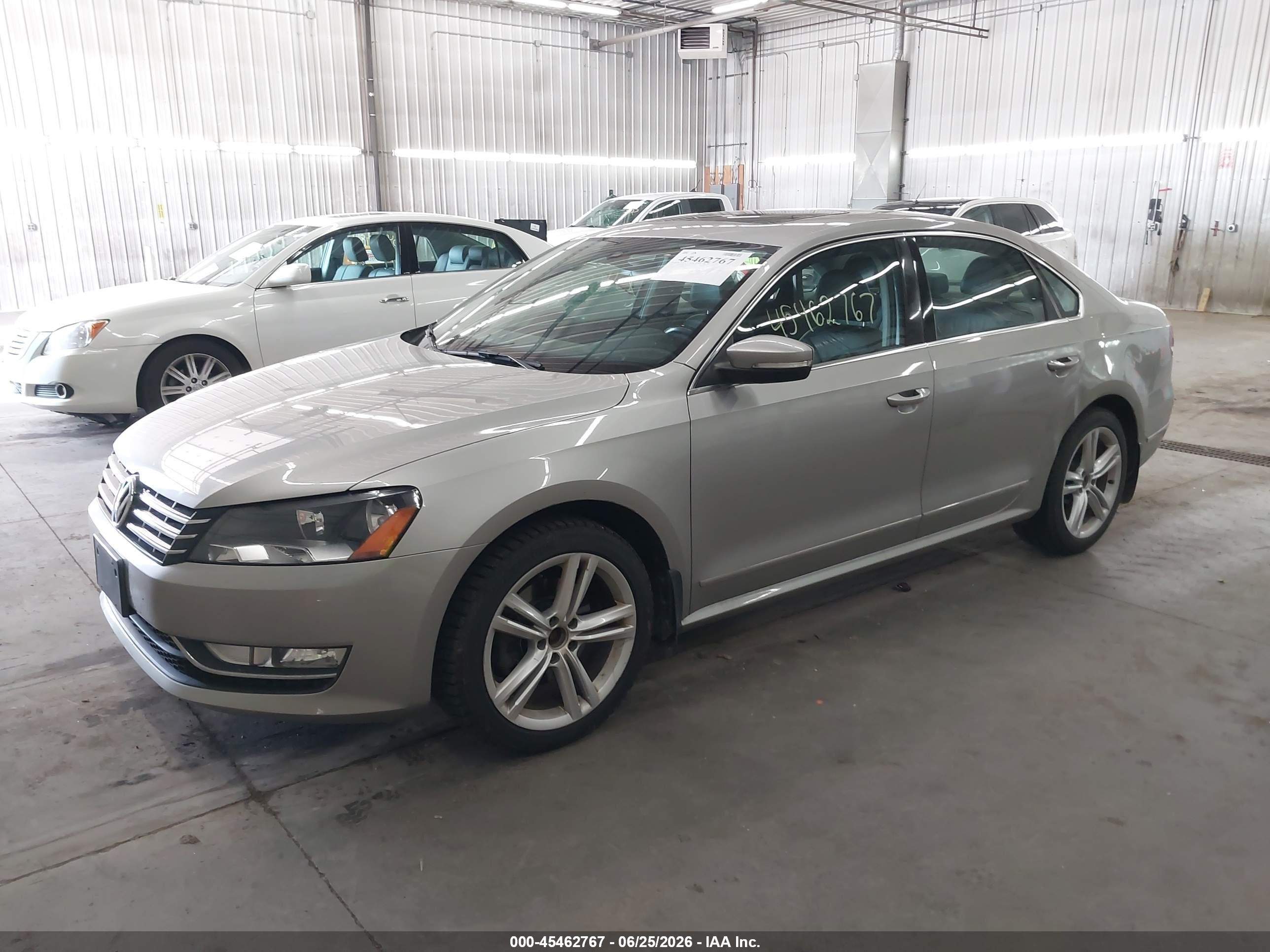 2014 Volkswagen Passat 2.0l Tdi Sel Premium Silver vin: 1VWCN7A39EC088209