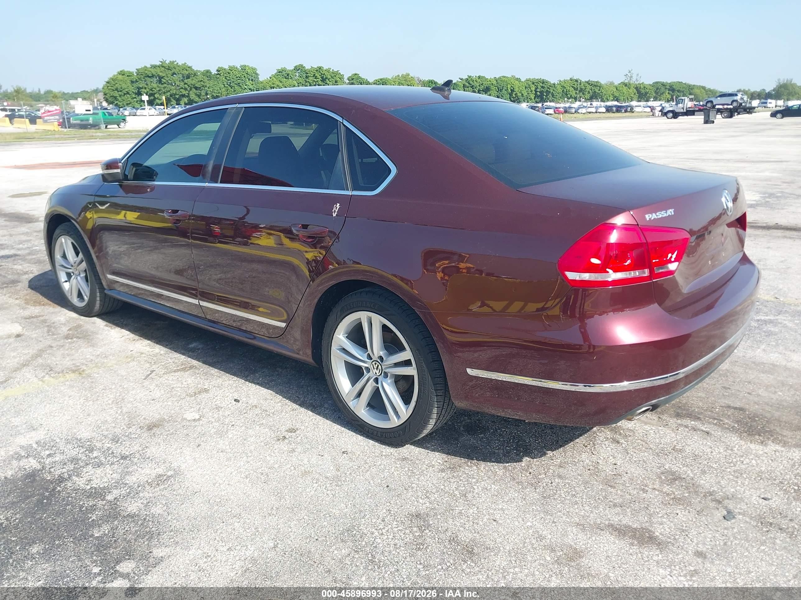 2014 Volkswagen Passat 2.0l Tdi Sel Premium Red vin: 1VWCN7A39EC093748