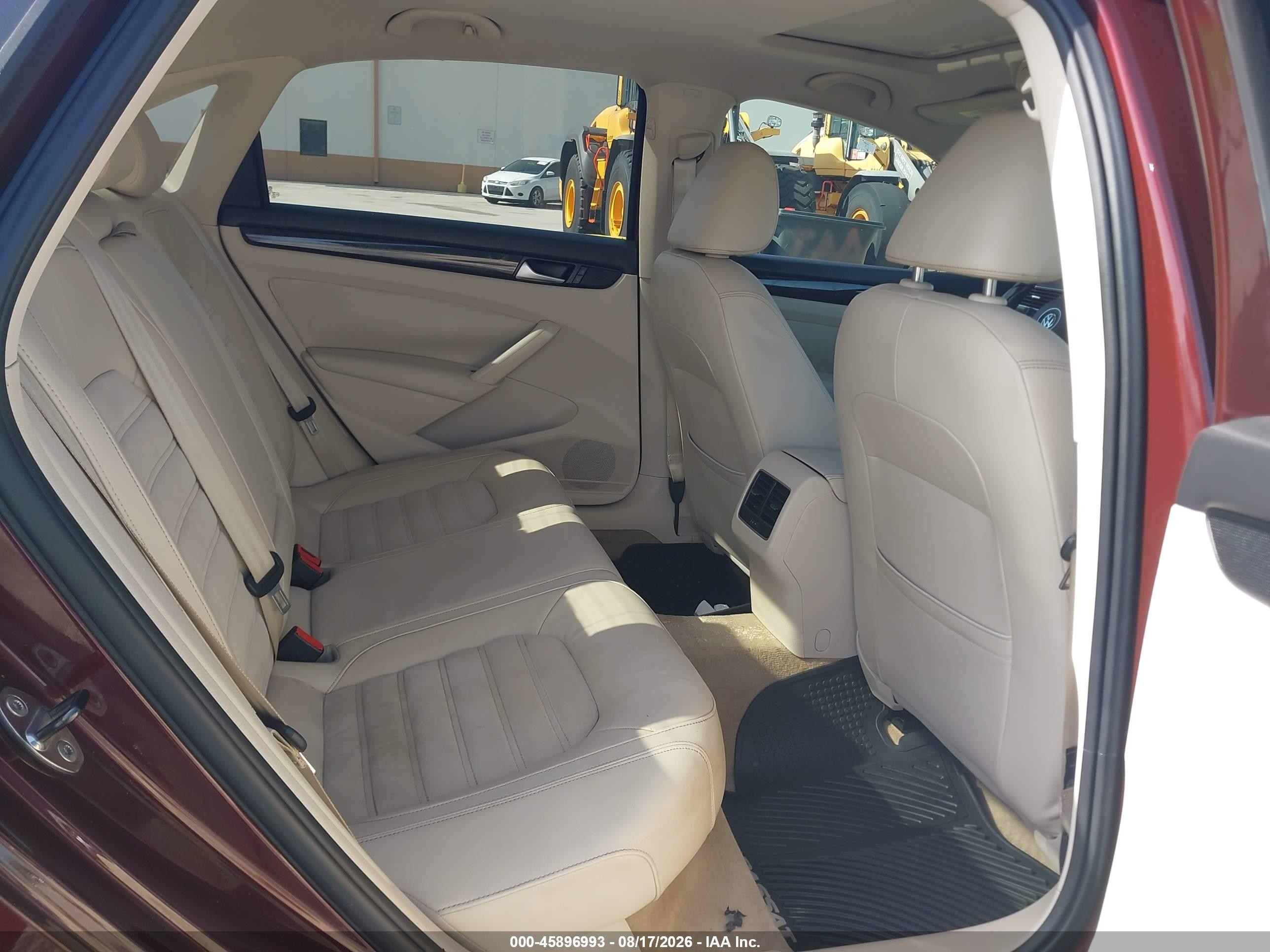 2014 Volkswagen Passat 2.0l Tdi Sel Premium Red vin: 1VWCN7A39EC093748