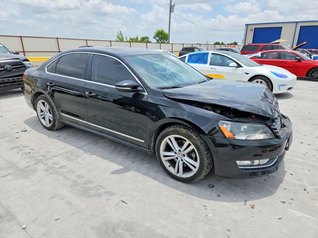2012 Volkswagen Passat Sel Black vin: 1VWCN7A3XCC005710