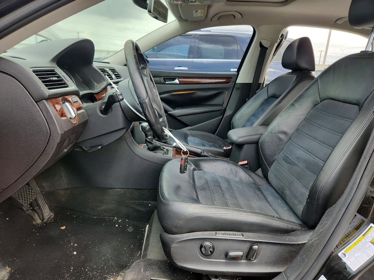 2012 Volkswagen Passat Sel Black vin: 1VWCN7A3XCC005710