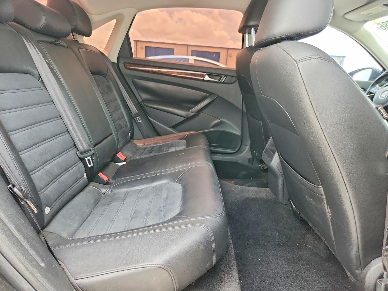 2012 Volkswagen Passat Sel Black vin: 1VWCN7A3XCC005710