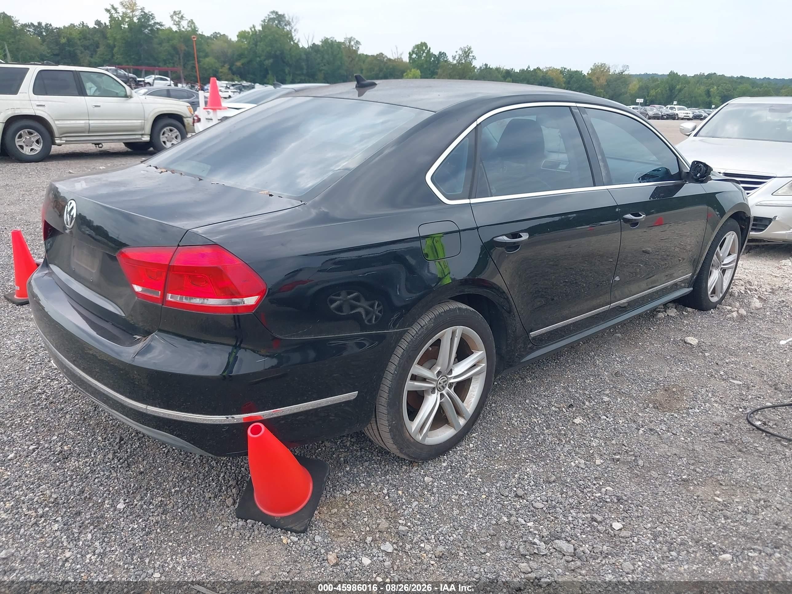 2013 Volkswagen Passat 2.0l Tdi Sel Premium Черный vin: 1VWCN7A3XDC012481