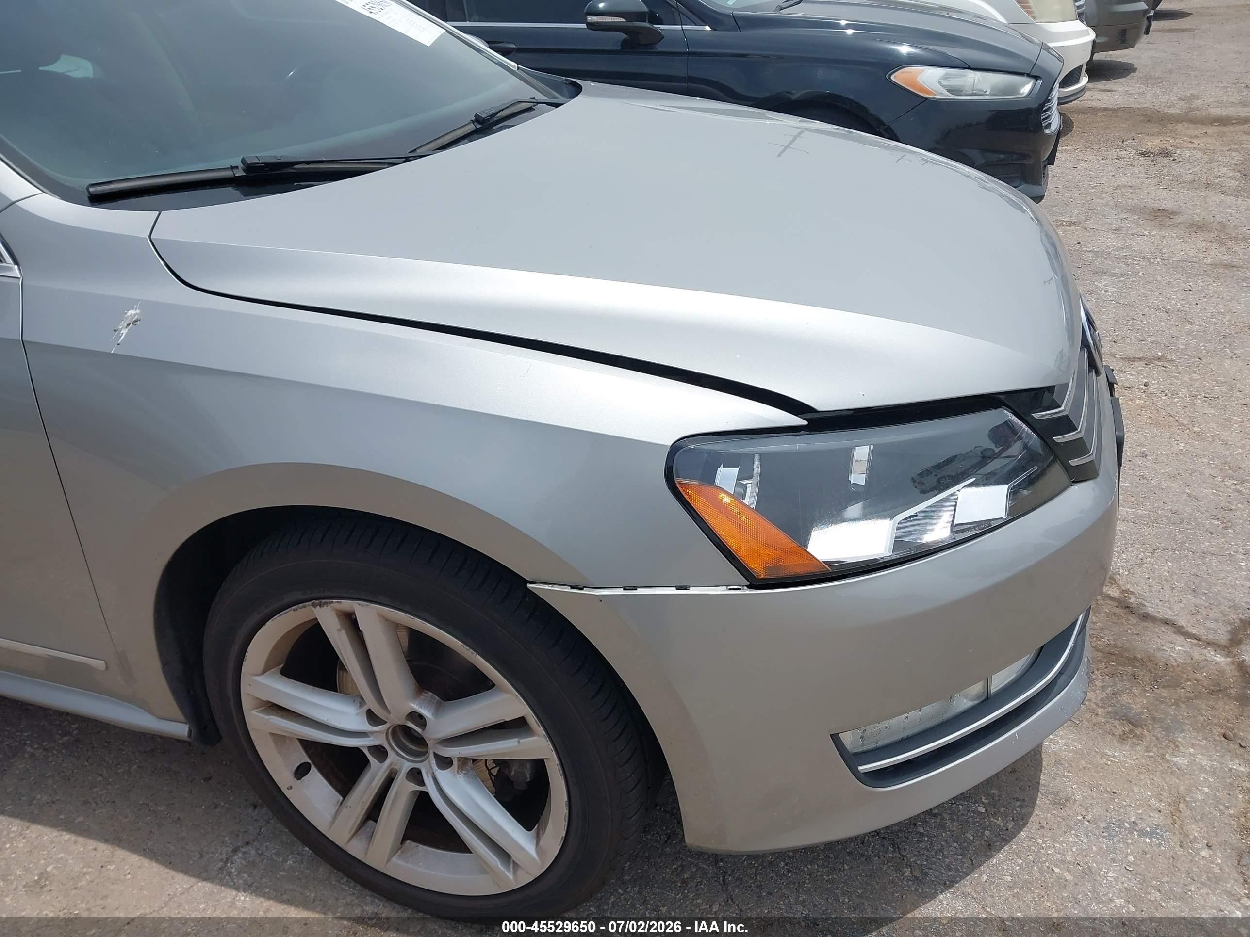 2013 Volkswagen Passat 2.0l Tdi Sel Premium Silver vin: 1VWCN7A3XDC037218