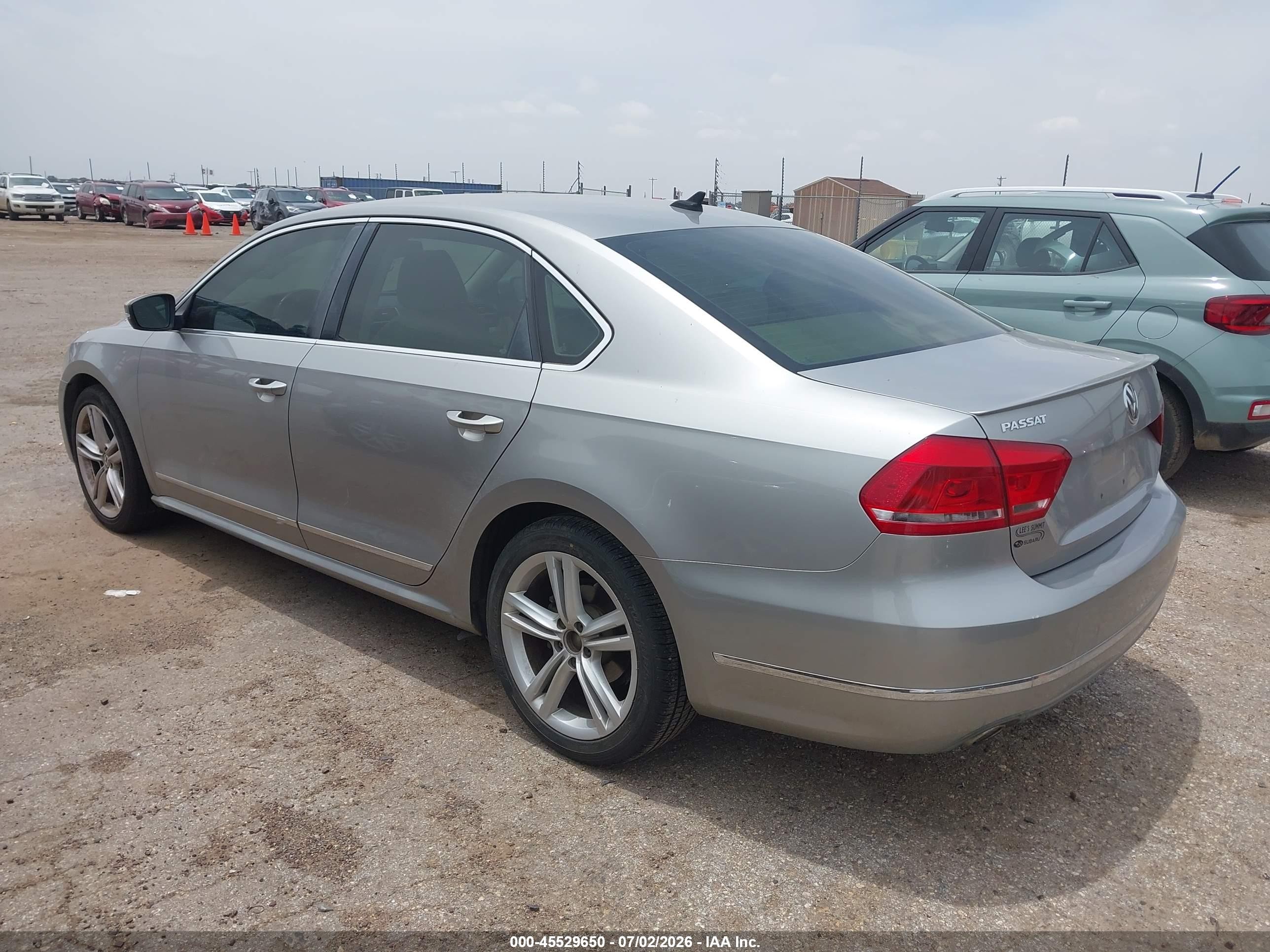 2013 Volkswagen Passat 2.0l Tdi Sel Premium Silver vin: 1VWCN7A3XDC037218