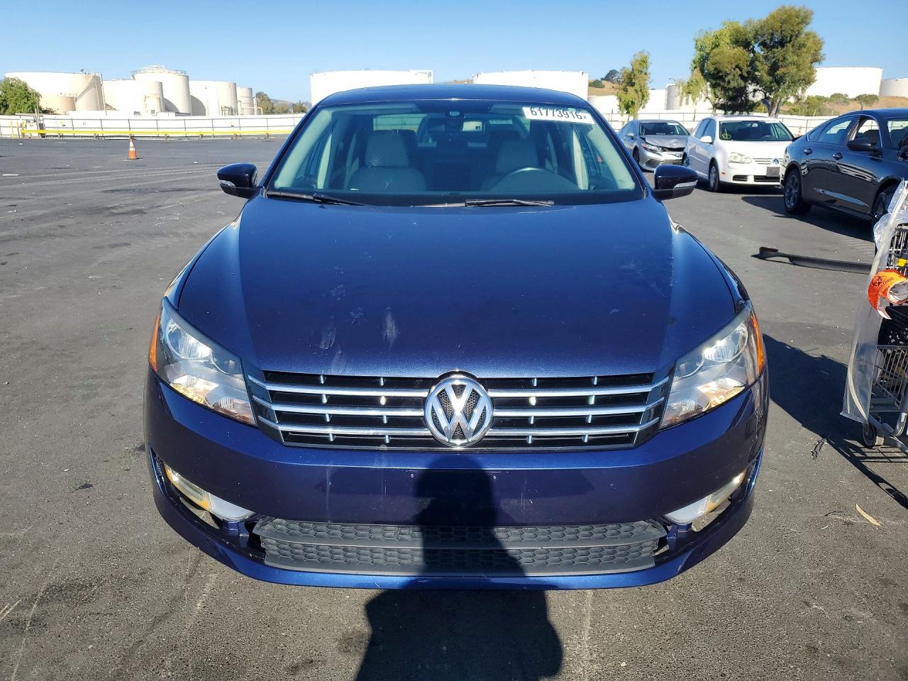 2013 Volkswagen Passat Sel Blue vin: 1VWCN7A3XDC102651