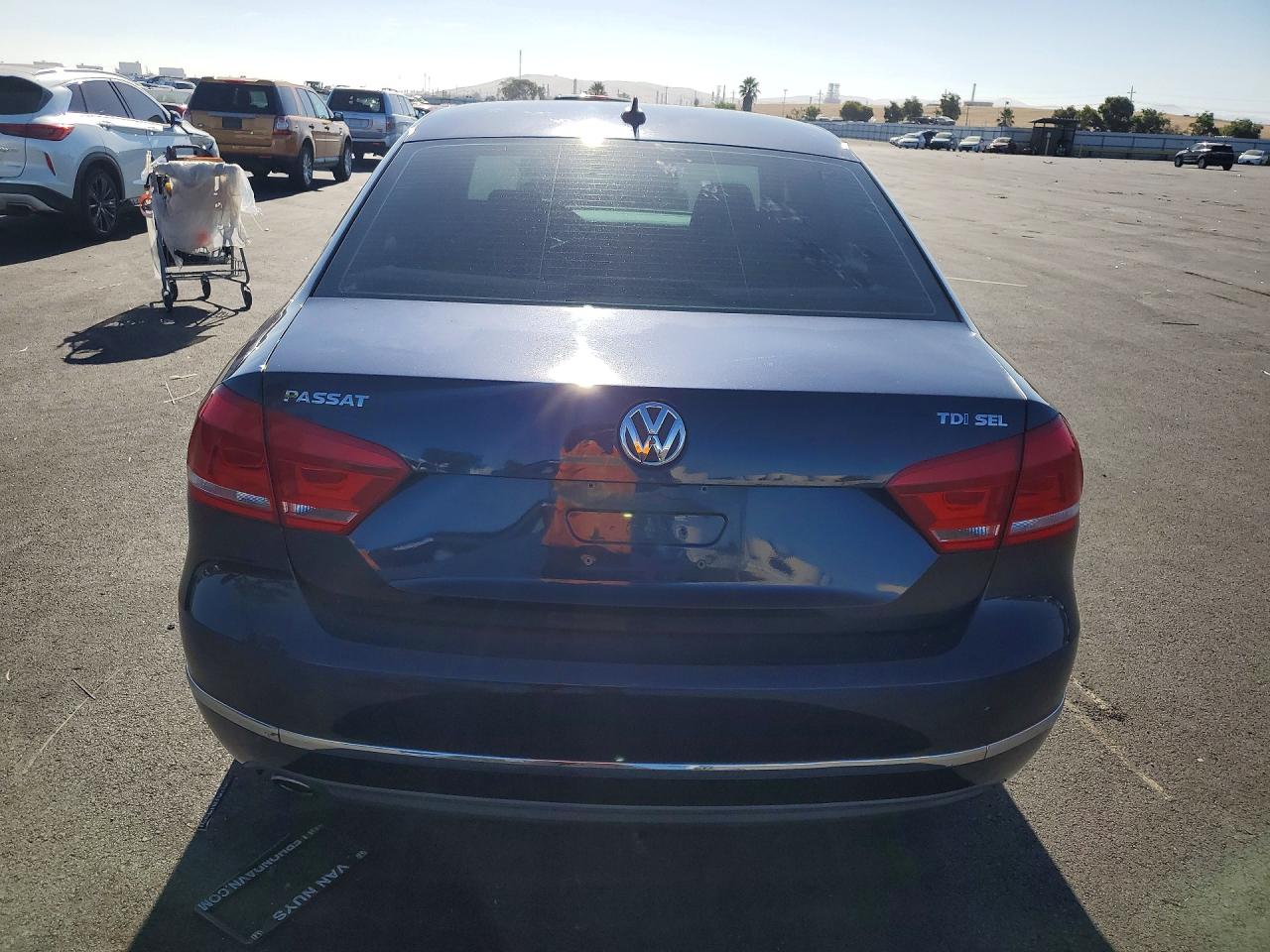 2013 Volkswagen Passat Sel Blue vin: 1VWCN7A3XDC102651