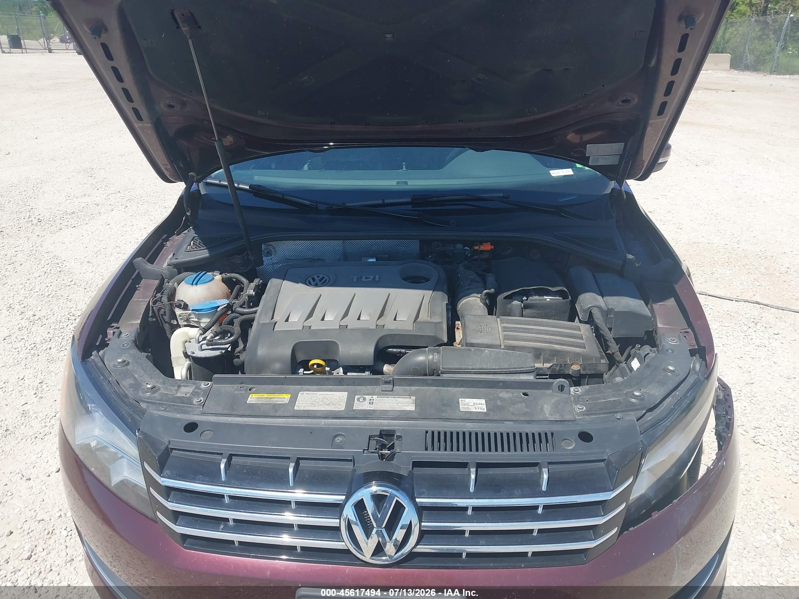 2014 Volkswagen Passat 2.0l Tdi Sel Premium Maroon vin: 1VWCN7A3XEC028679