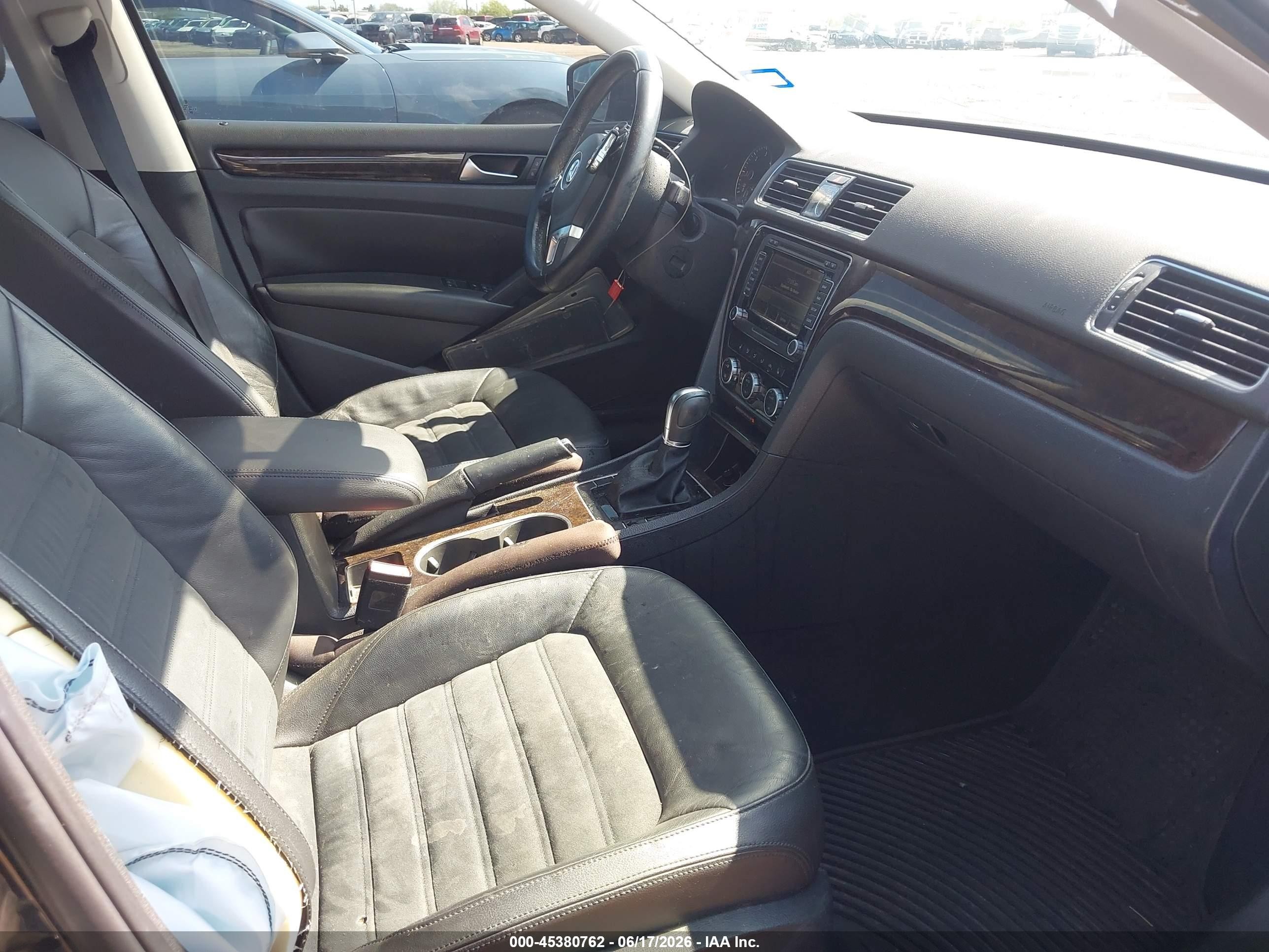 2014 Volkswagen Passat 2.0l Tdi Sel Premium Black vin: 1VWCN7A3XEC037544
