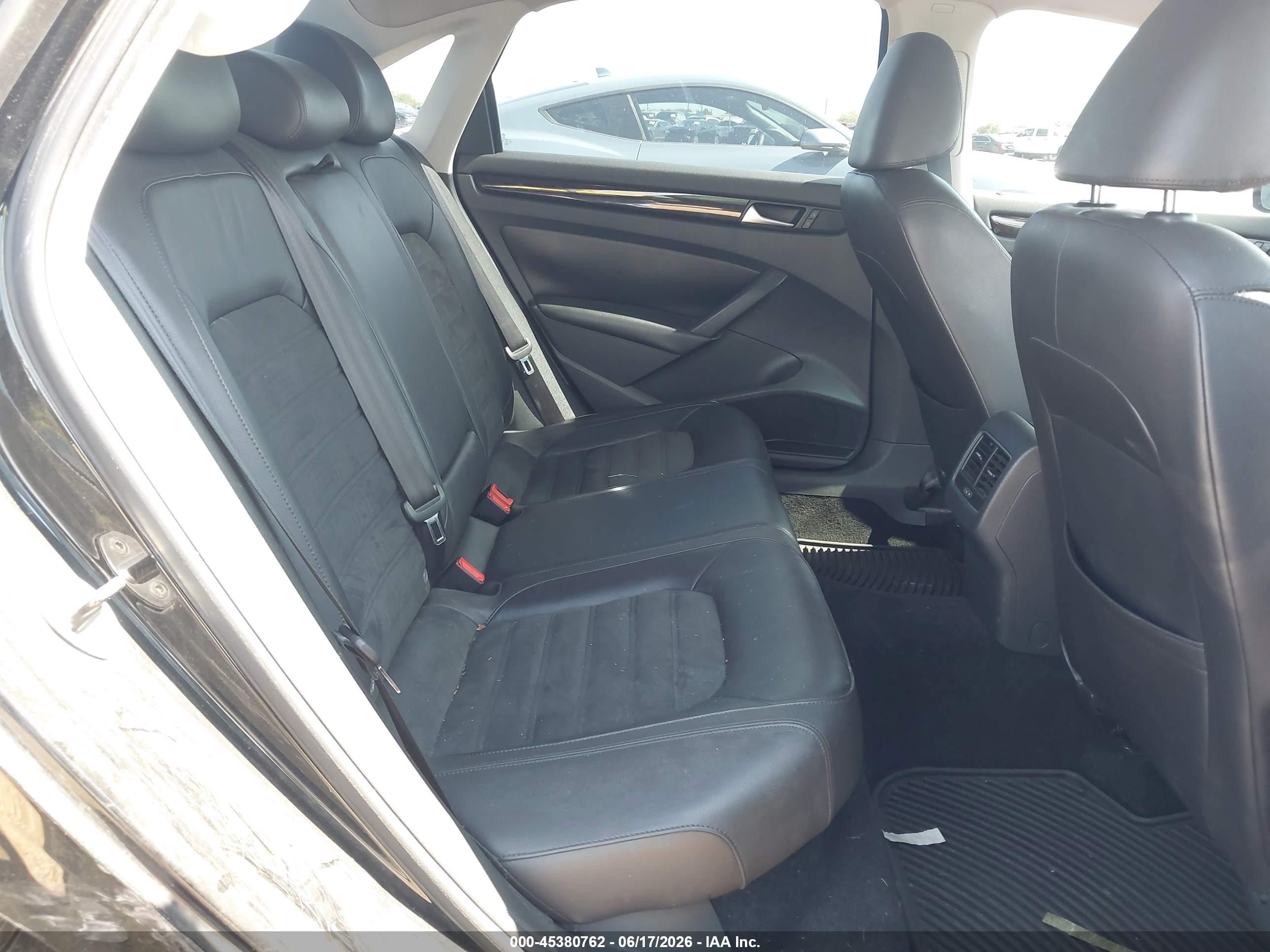 2014 Volkswagen Passat 2.0l Tdi Sel Premium Black vin: 1VWCN7A3XEC037544