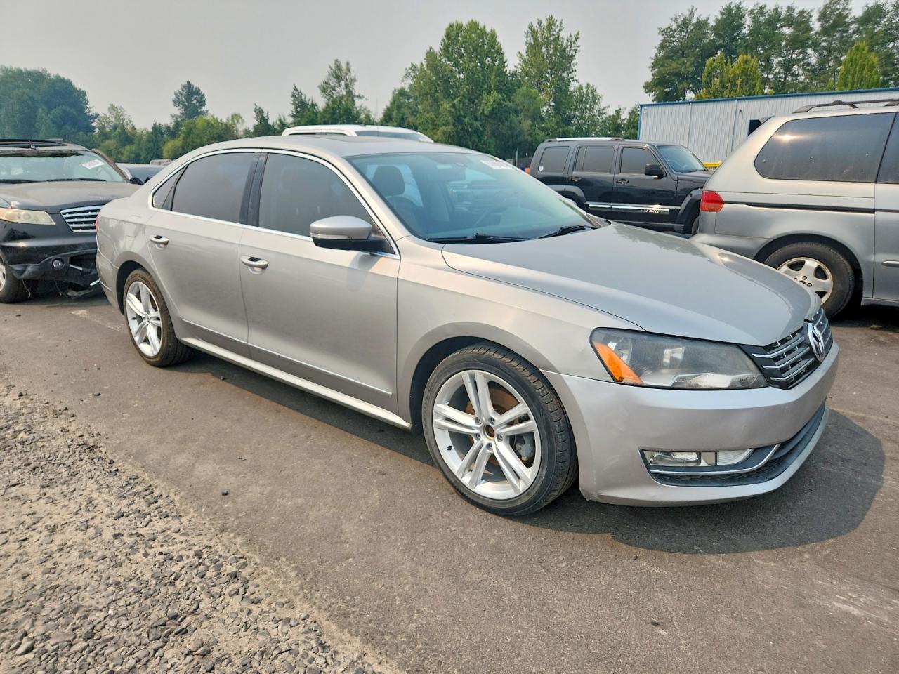 2014 Volkswagen Passat Sel Silver vin: 1VWCN7A3XEC046695