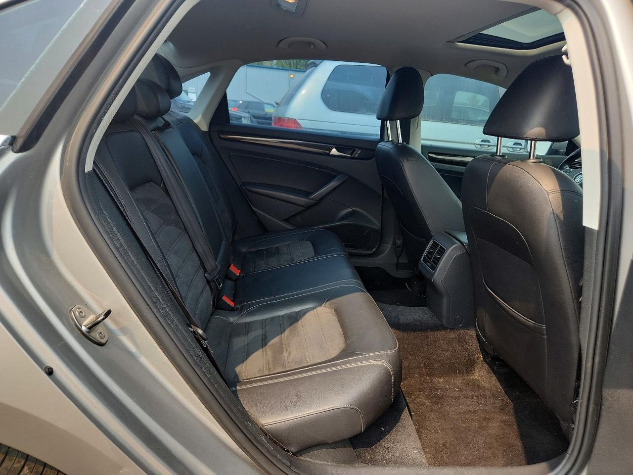 2014 Volkswagen Passat Sel Silver vin: 1VWCN7A3XEC046695