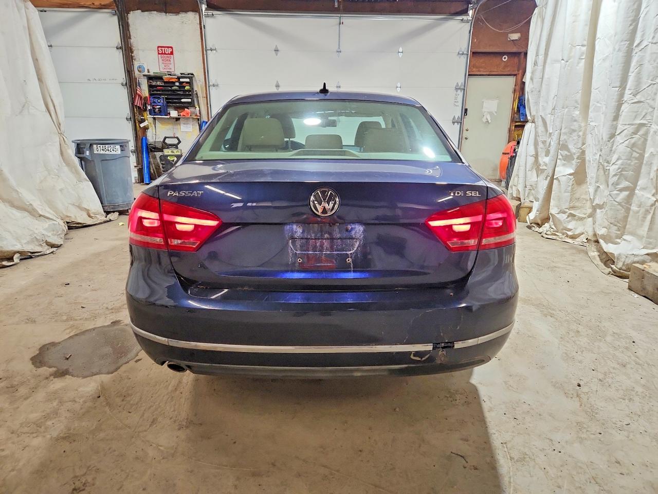 2014 Volkswagen Passat Sel Blue vin: 1VWCN7A3XEC057325